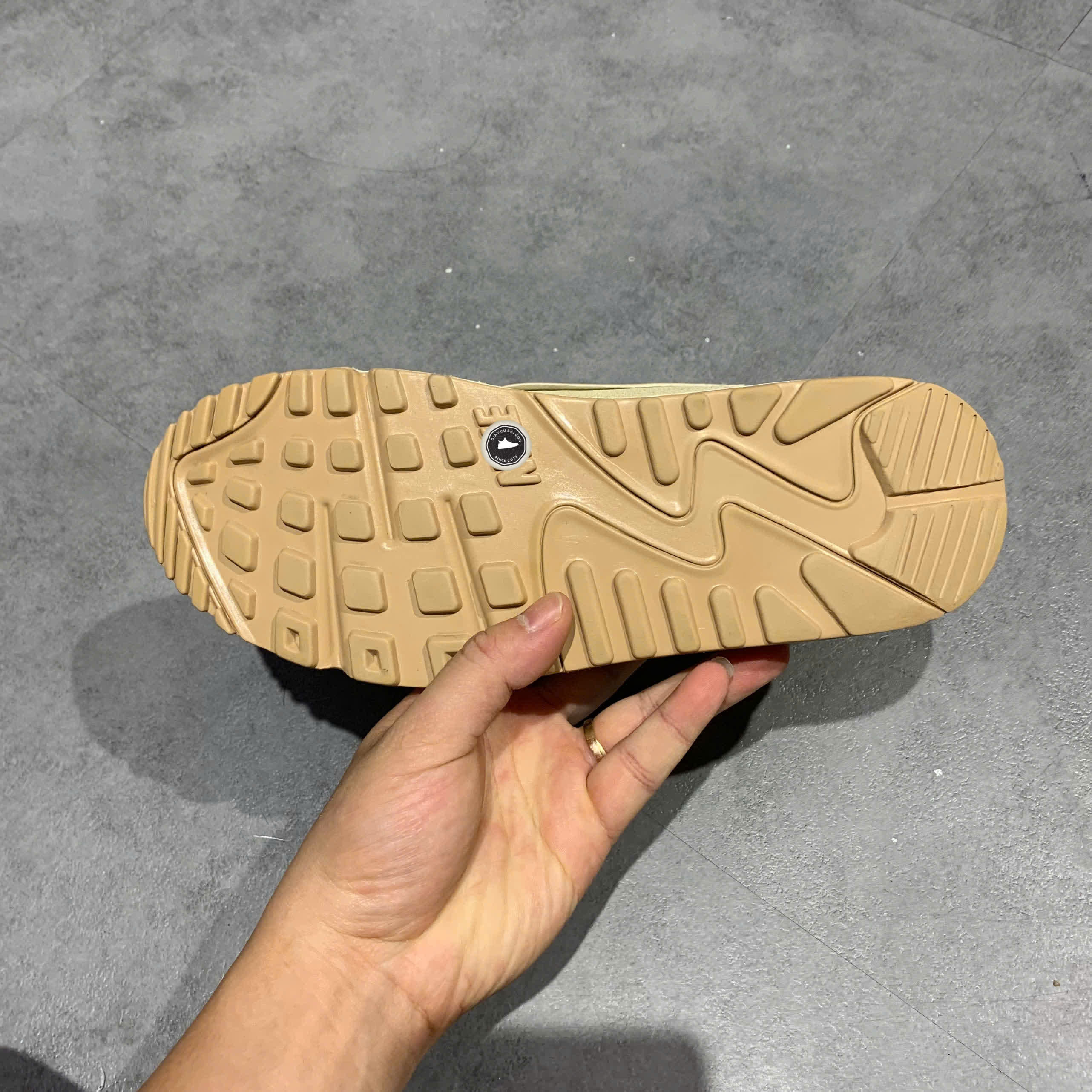 NIKE AIR MAX 90 FUTURA ‘SAIL SAND DRIFT’ DV7190-100 SIZE 39 PVN20235