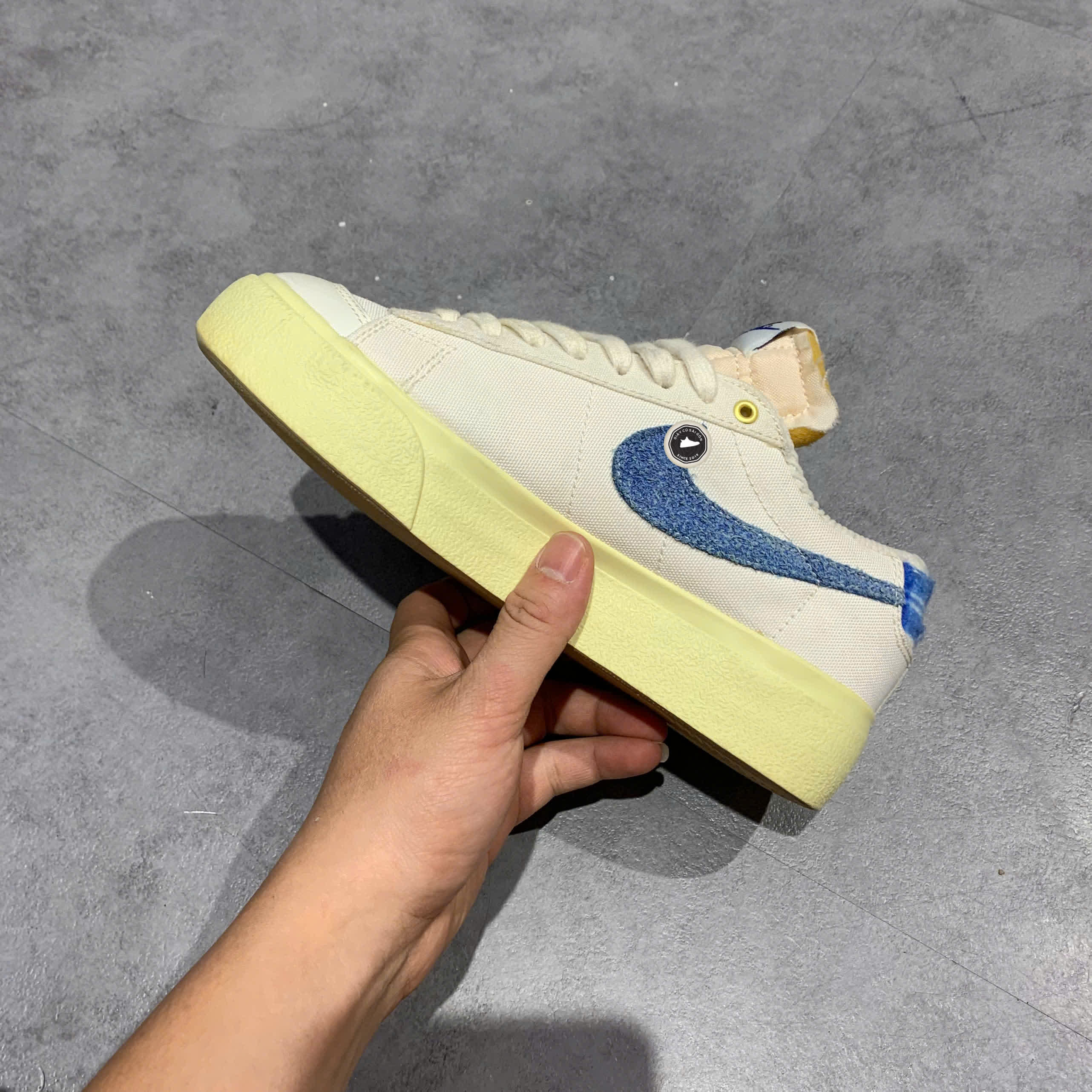 NIKE BLAZER LOW PLATFORM DO2371-133 – SIZE 36 GIÀY 2HAND CHÍNH HÃNG – PVN20130