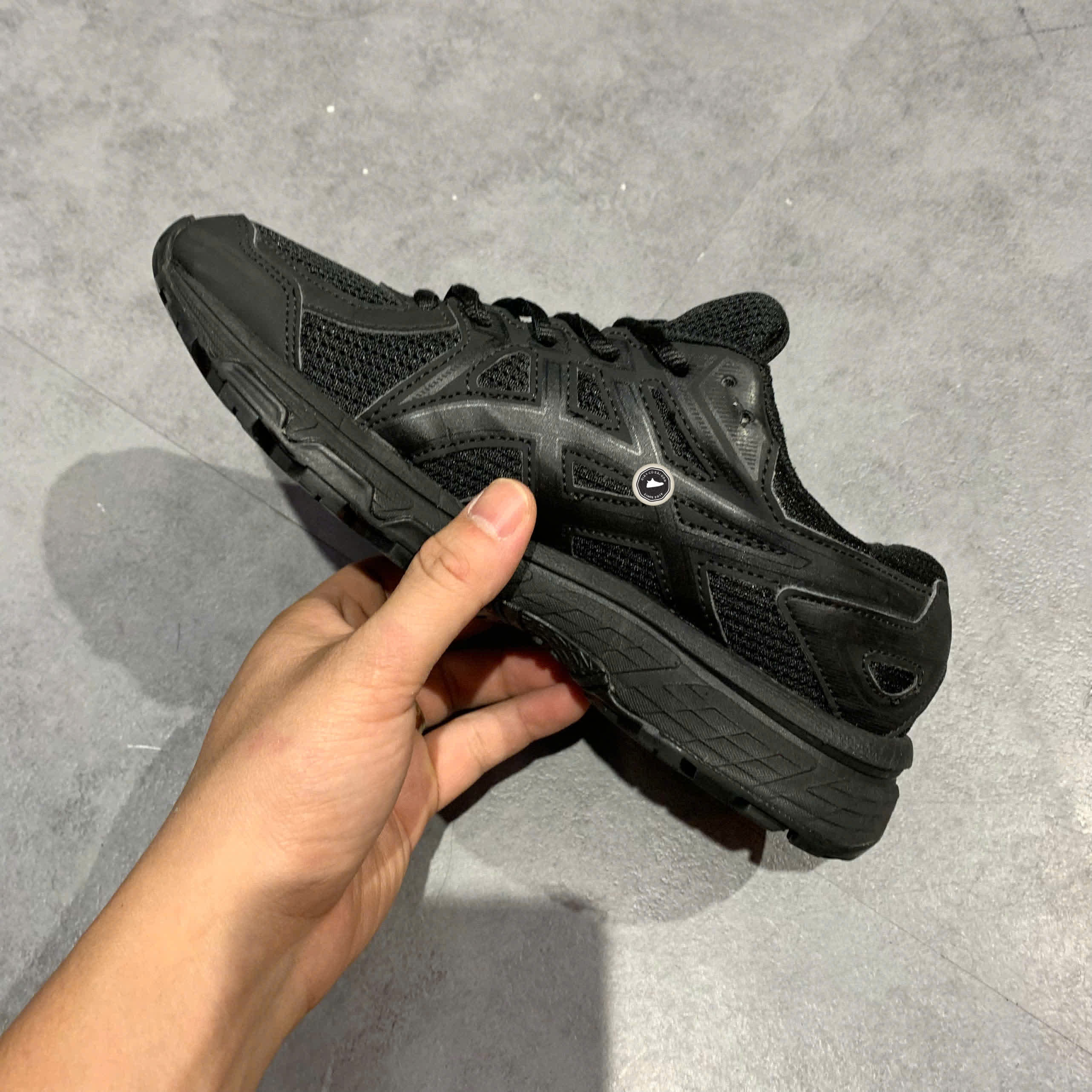 ASICS JOG 100T ‘BLACK’ 1022A335 SIZE 37 PVN20249