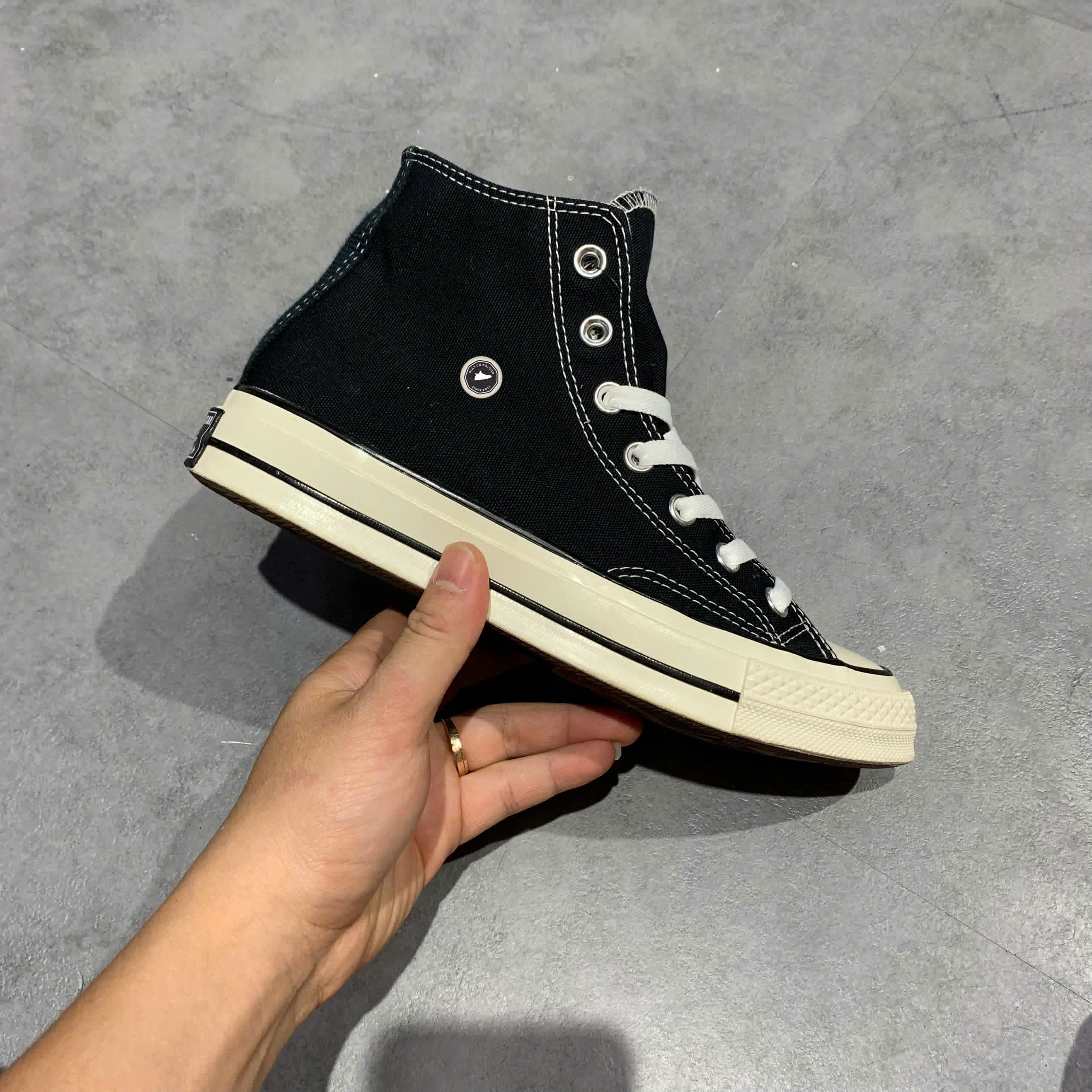 CONVERSE CHUCK TAYLOR ALL-STAR 70 HI BLACK EGRET 162050C SIZE 38 GIÀY 2HAND CHÍNH HÃNG PVN20177