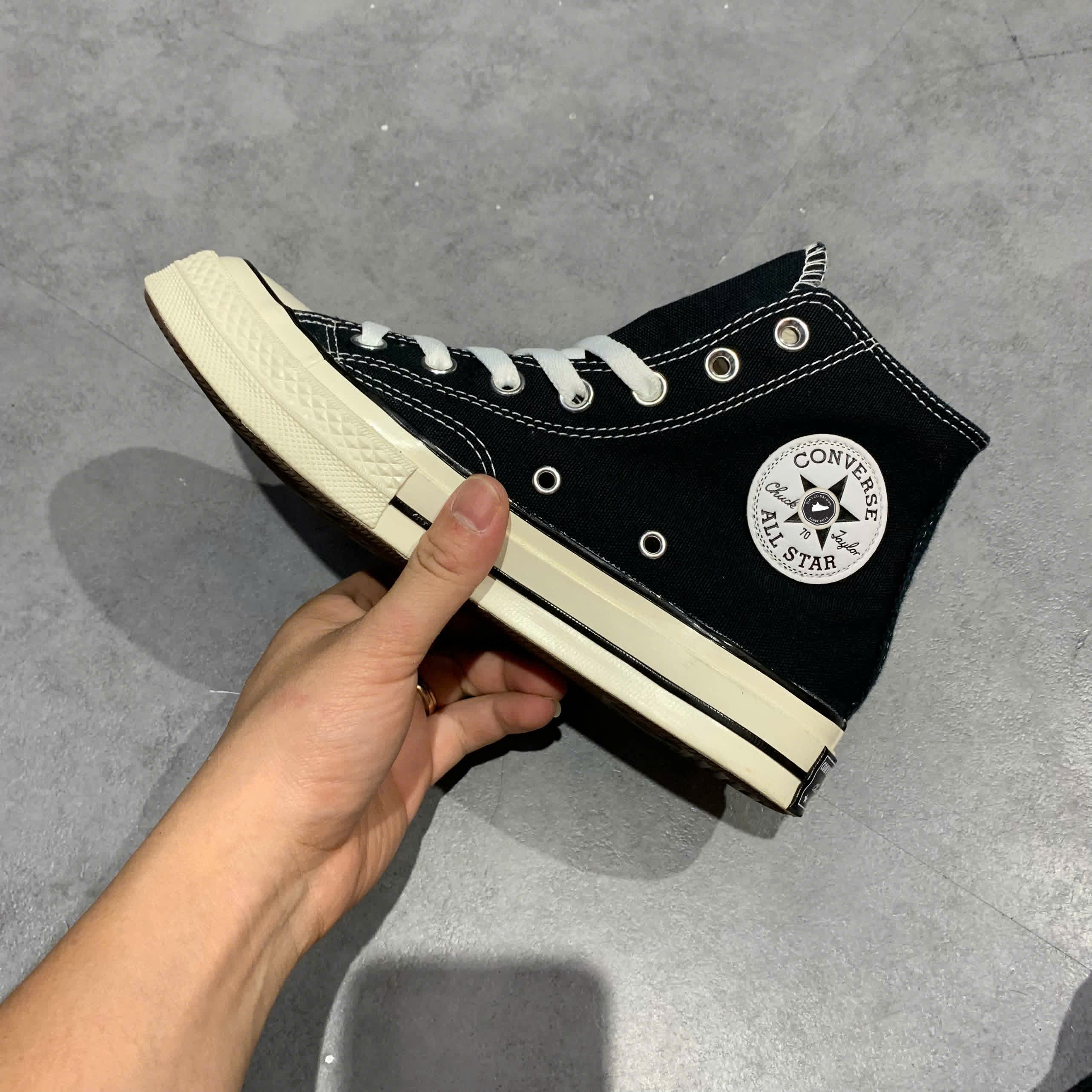 CONVERSE CHUCK TAYLOR ALL-STAR 70 HI BLACK EGRET 162050C SIZE 38 GIÀY 2HAND CHÍNH HÃNG PVN20177