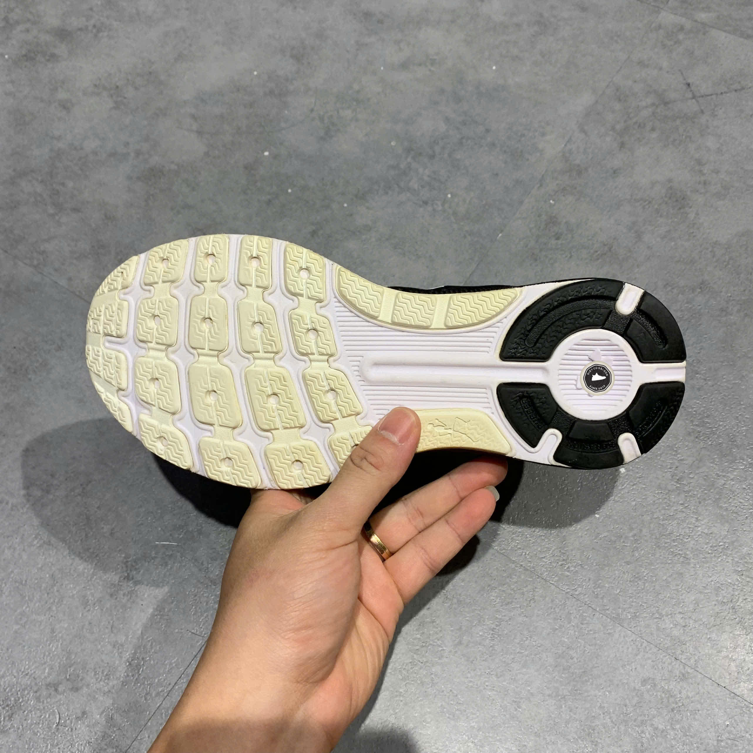 UNDER ARMOUR CHARGED BANDIT 4 3020357-001 SIZE 38 GIÀY 2HAND CHÍNH HÃNG PVN20209