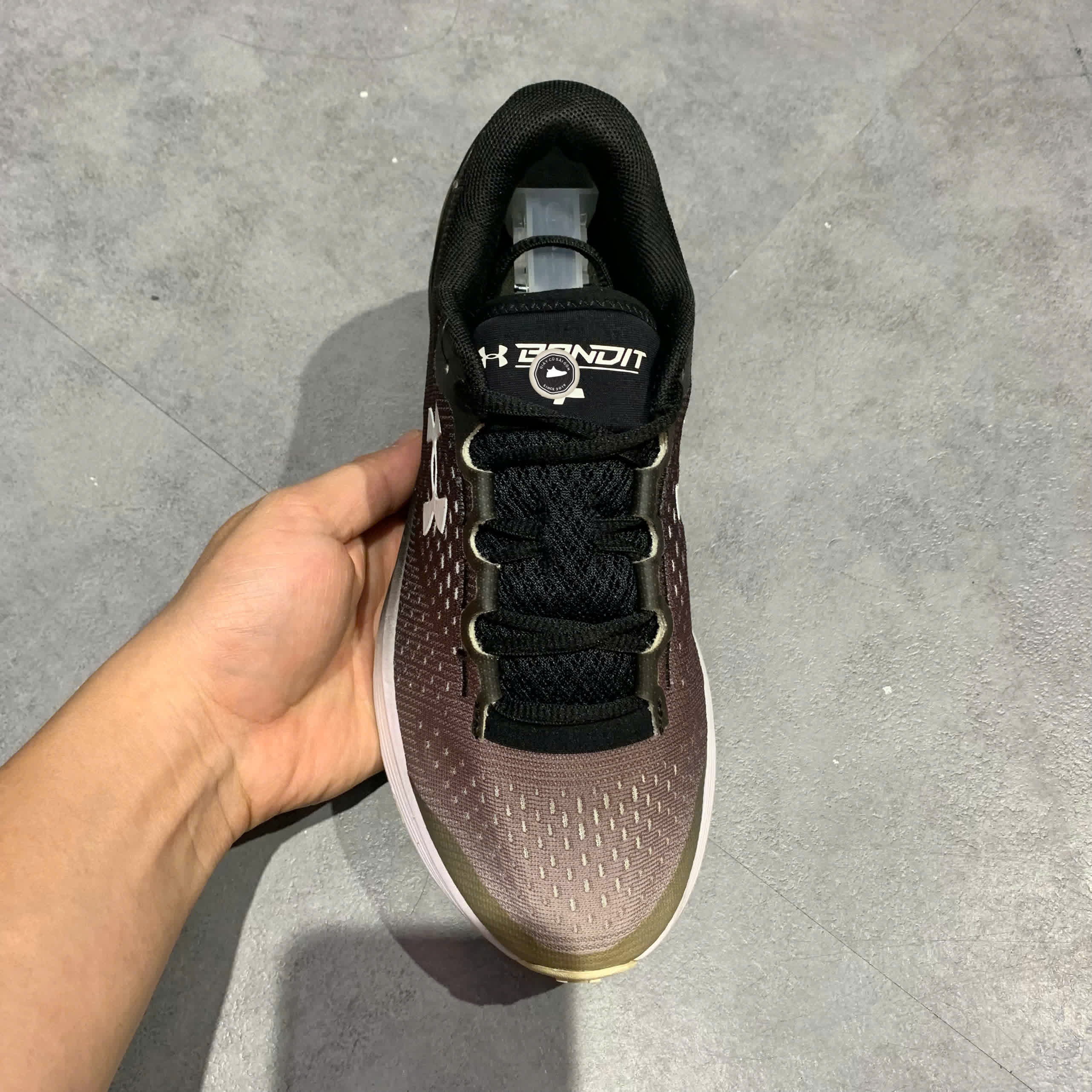 UNDER ARMOUR CHARGED BANDIT 4 3020357-001 SIZE 38 GIÀY 2HAND CHÍNH HÃNG PVN20209