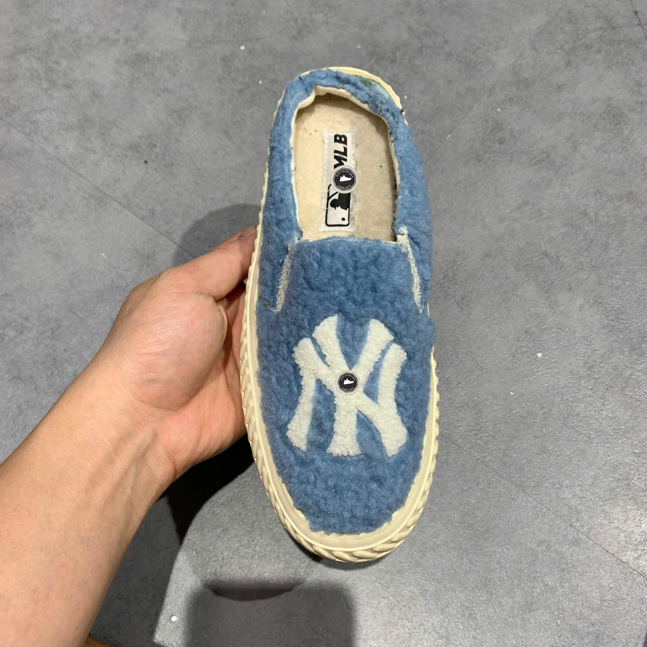 MLB JOGGER MỤC “3AMUUD216” SIZE 36.5 GIÀY 2HAND CHÍNH HÃNG PVN20133