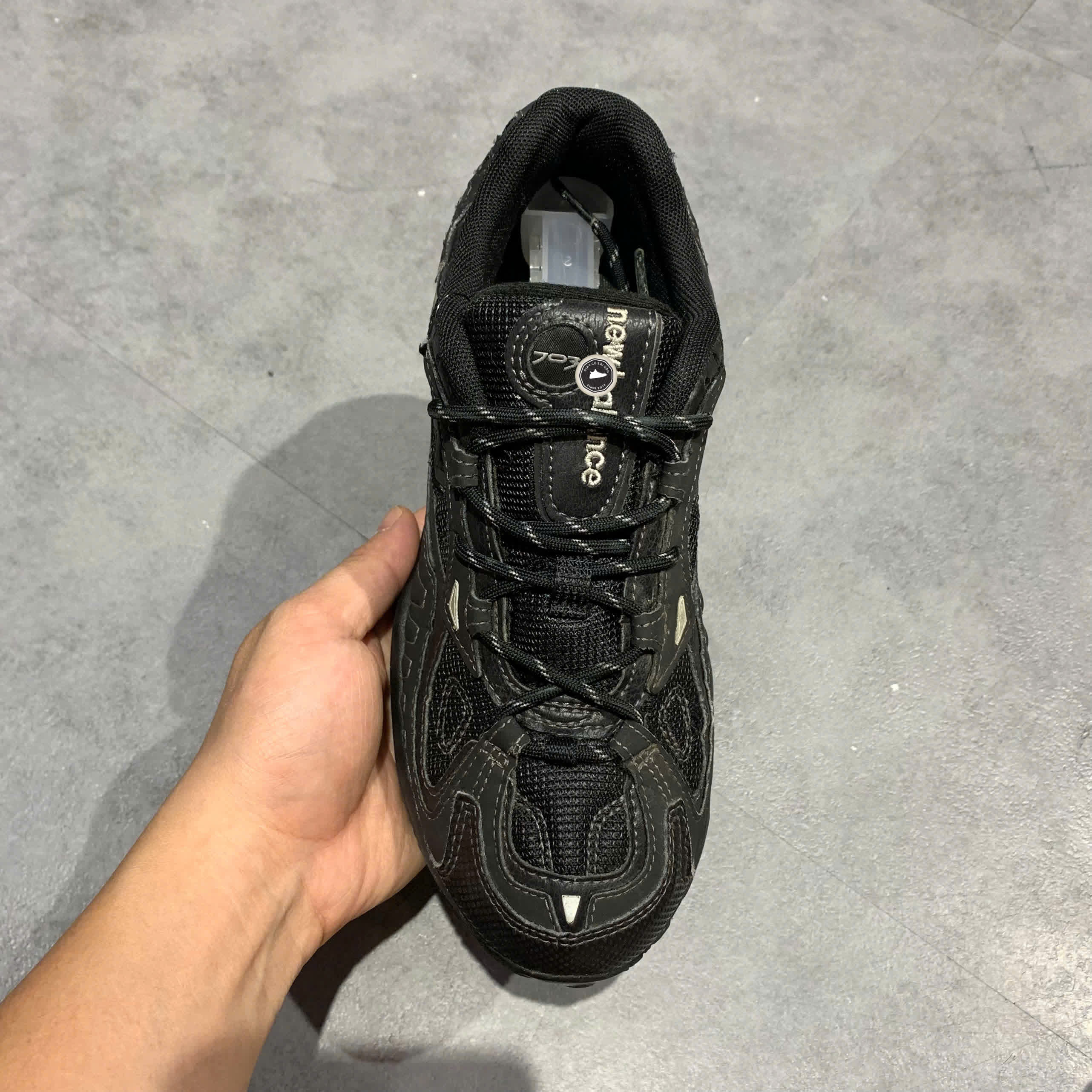 NEW BALANCE 703 TRIPLE BLACK WL703CB SIZE 37 GIÀY 2HAND CHÍNH HÃNG PVN20134