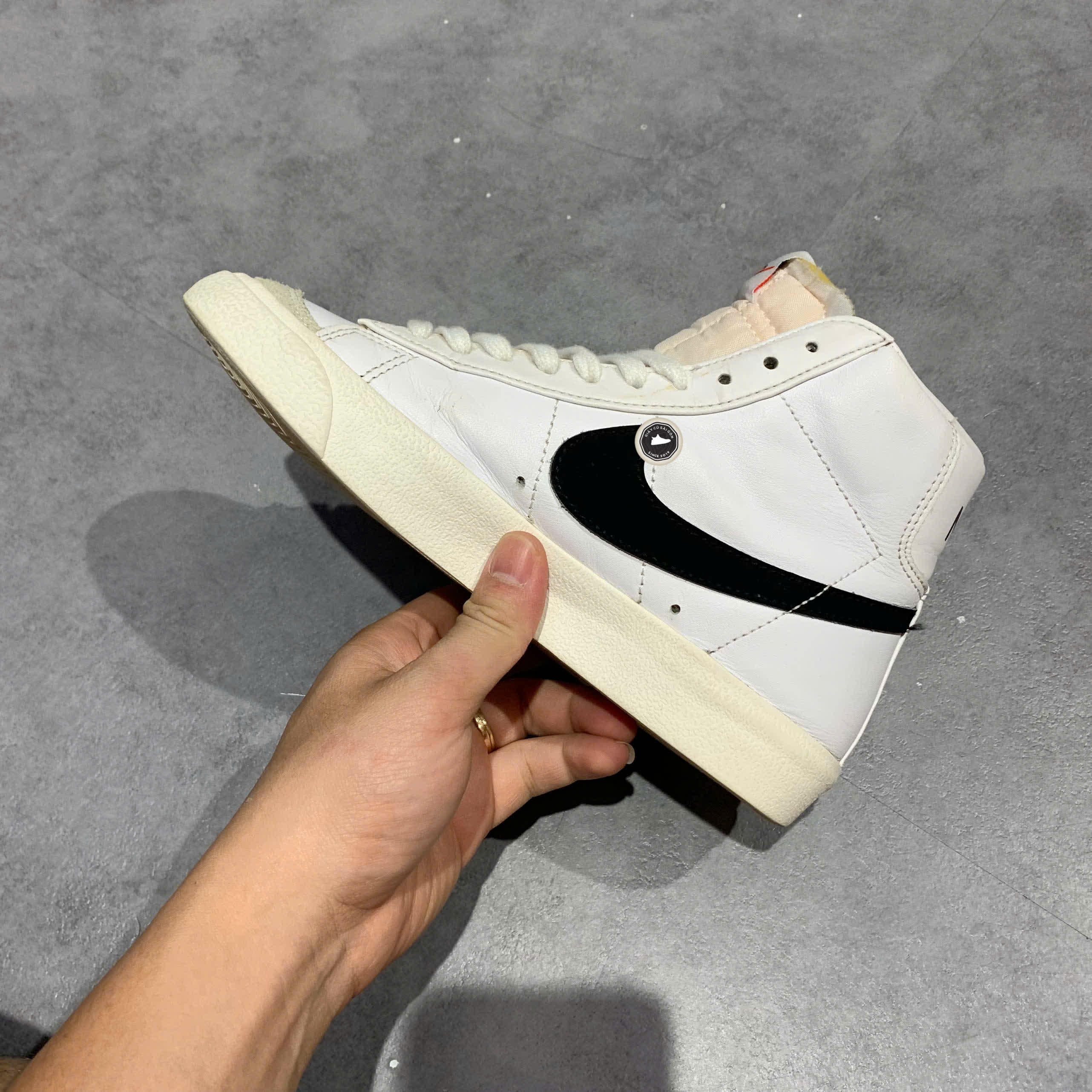 NIKE BLAZER MID ’77 CZ1055-100 SIZE 36.5 GIÀY 2HAND CHÍNH HÃNG PVN20192