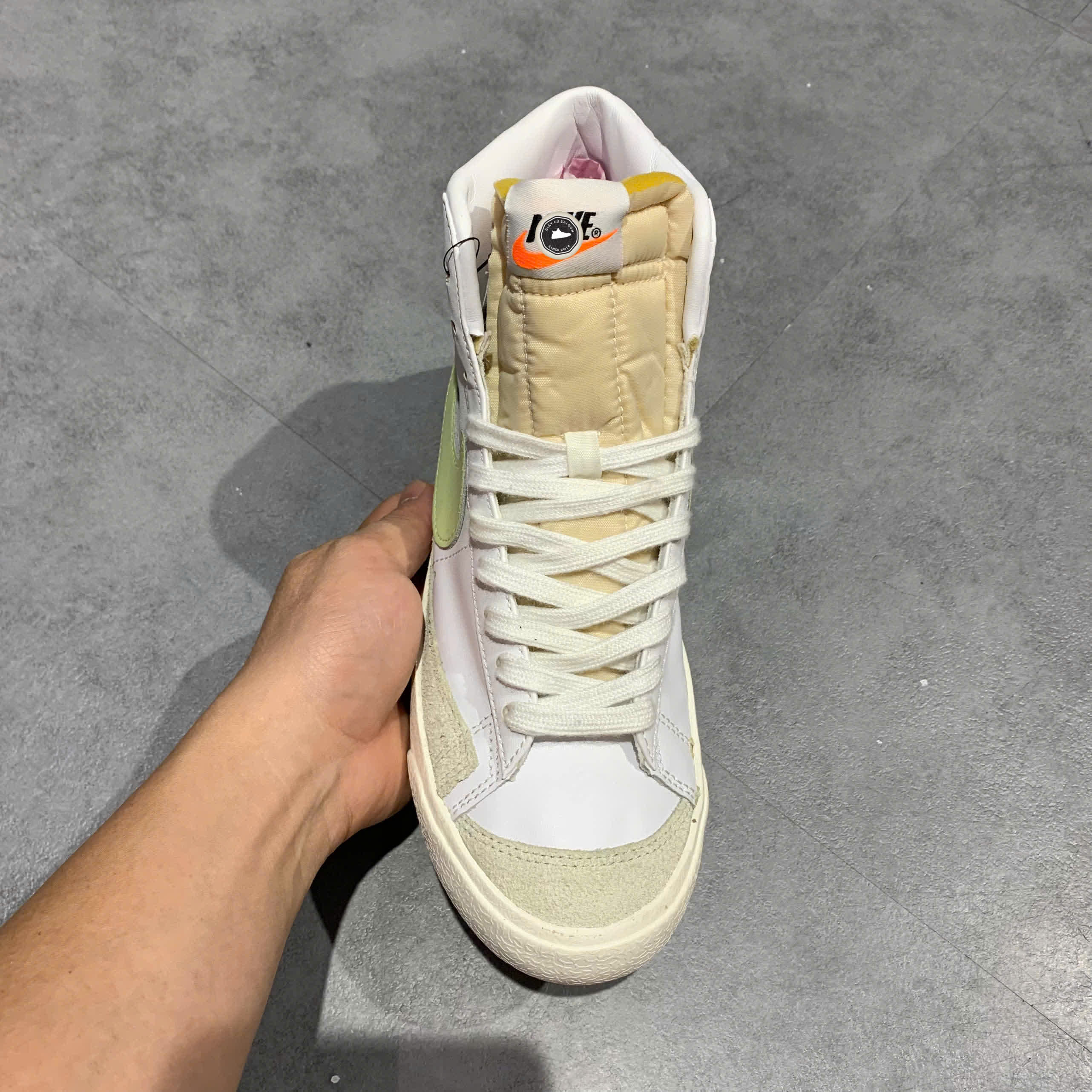 NIKE BLAZER MID ’77 “BARELY VOLT” CZ1055-108 SIZE 39 GIÀY 2HAND CHÍNH HÃNG PVN20222