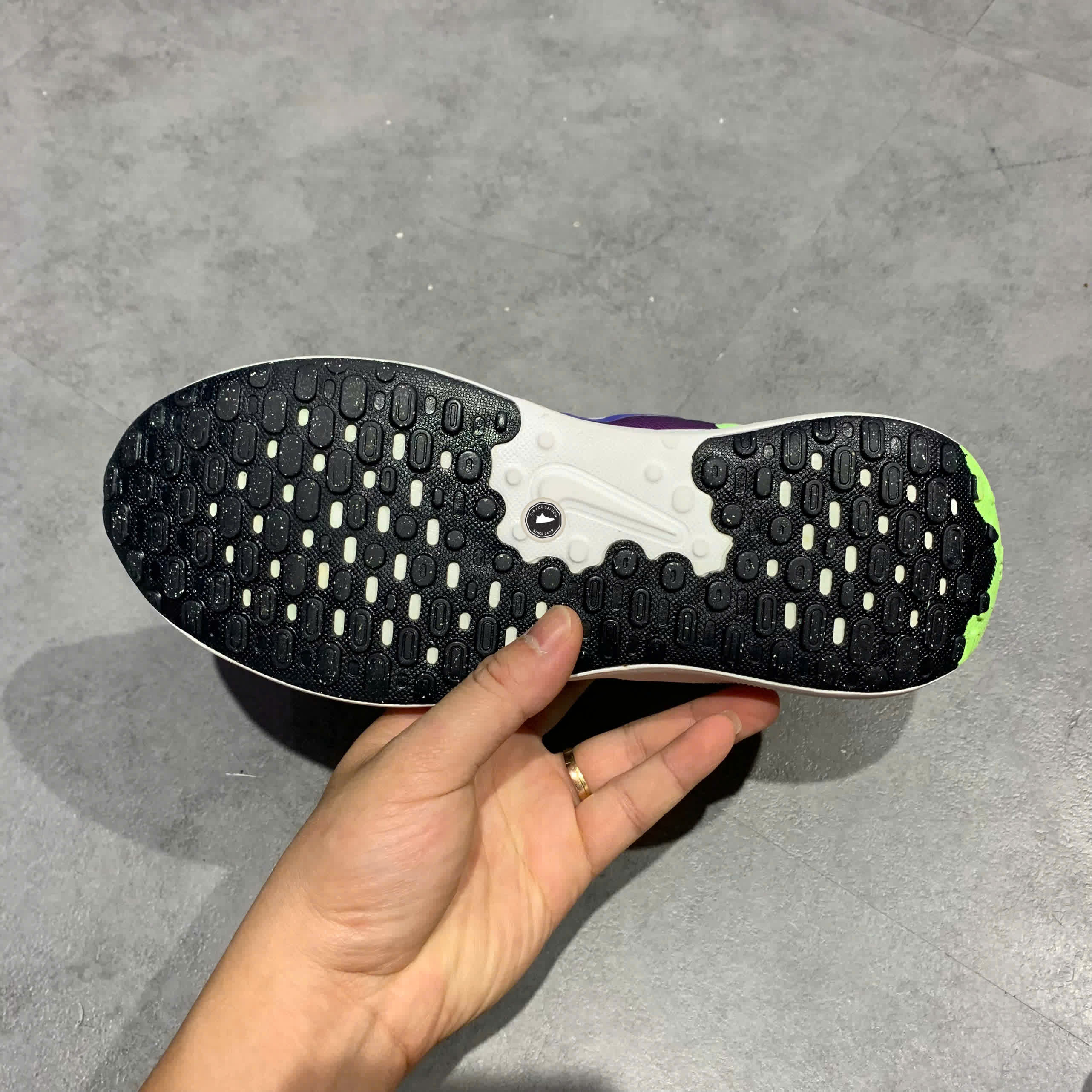 NIKE REVOLUTION 7 FB7689-100 SIZE 38.5 GIÀY 2HAND CHÍNH HÃNG PVN20140