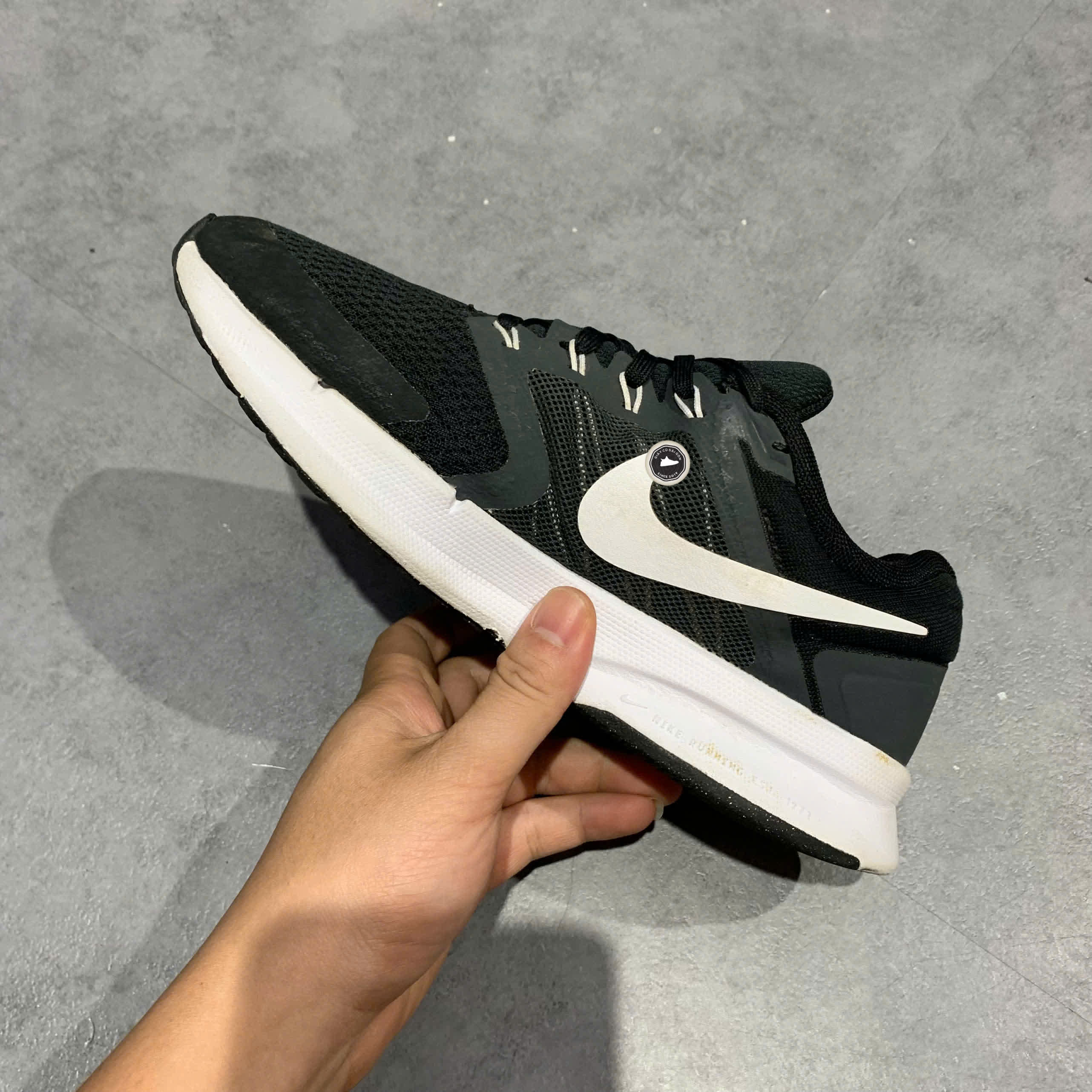 NIKE RUN SWIFT 3 DR2698 002 - SIZE 38.5 GIÀY 2HAND CHÍNH HÃNG - PVN20189