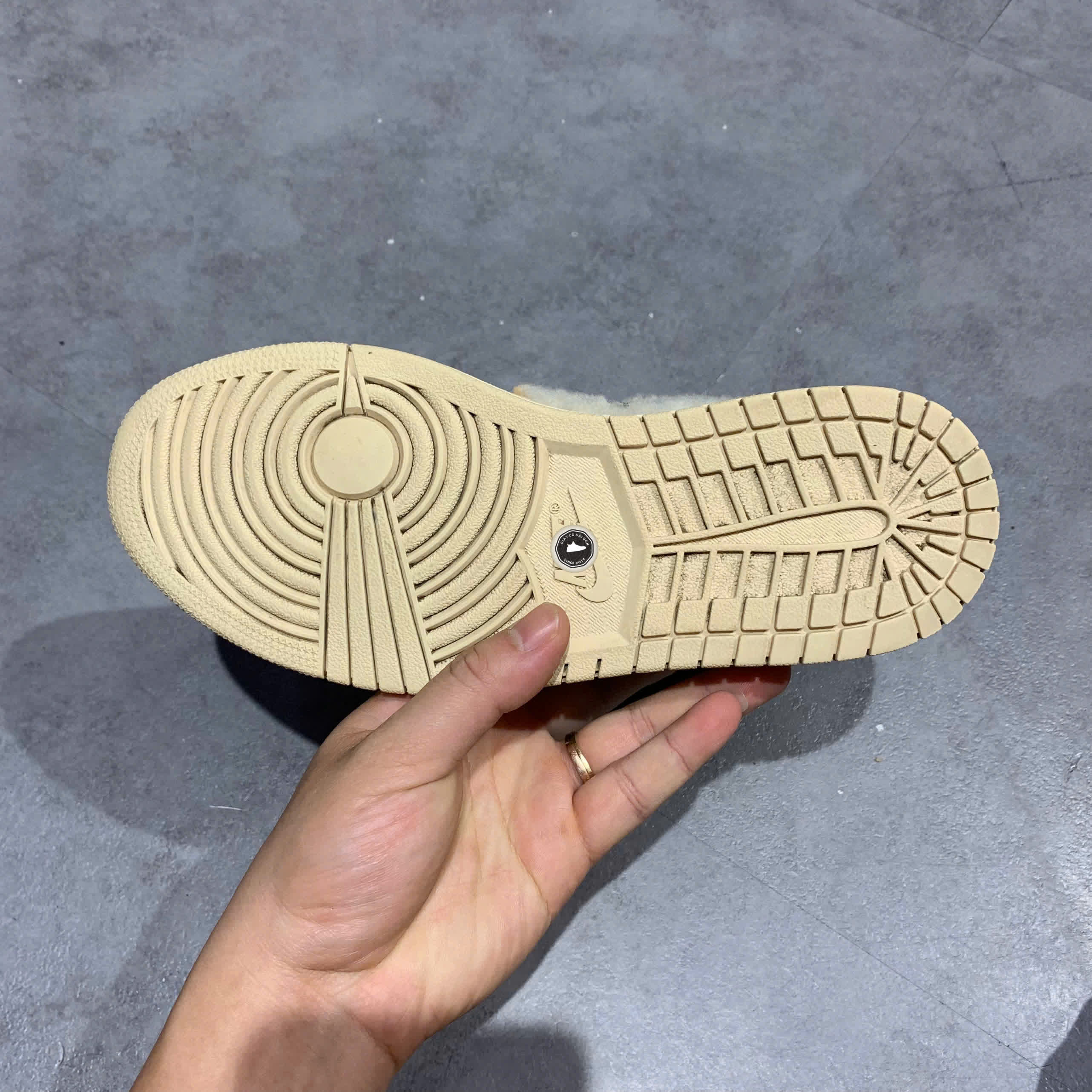 NIKE AIR JORDAN 1 RETRO HIGH ‘UTILITY PACK’ AV3724-200 SIZE 37.5 GIÀY 2HAND CHÍNH HÃNG PVN20178