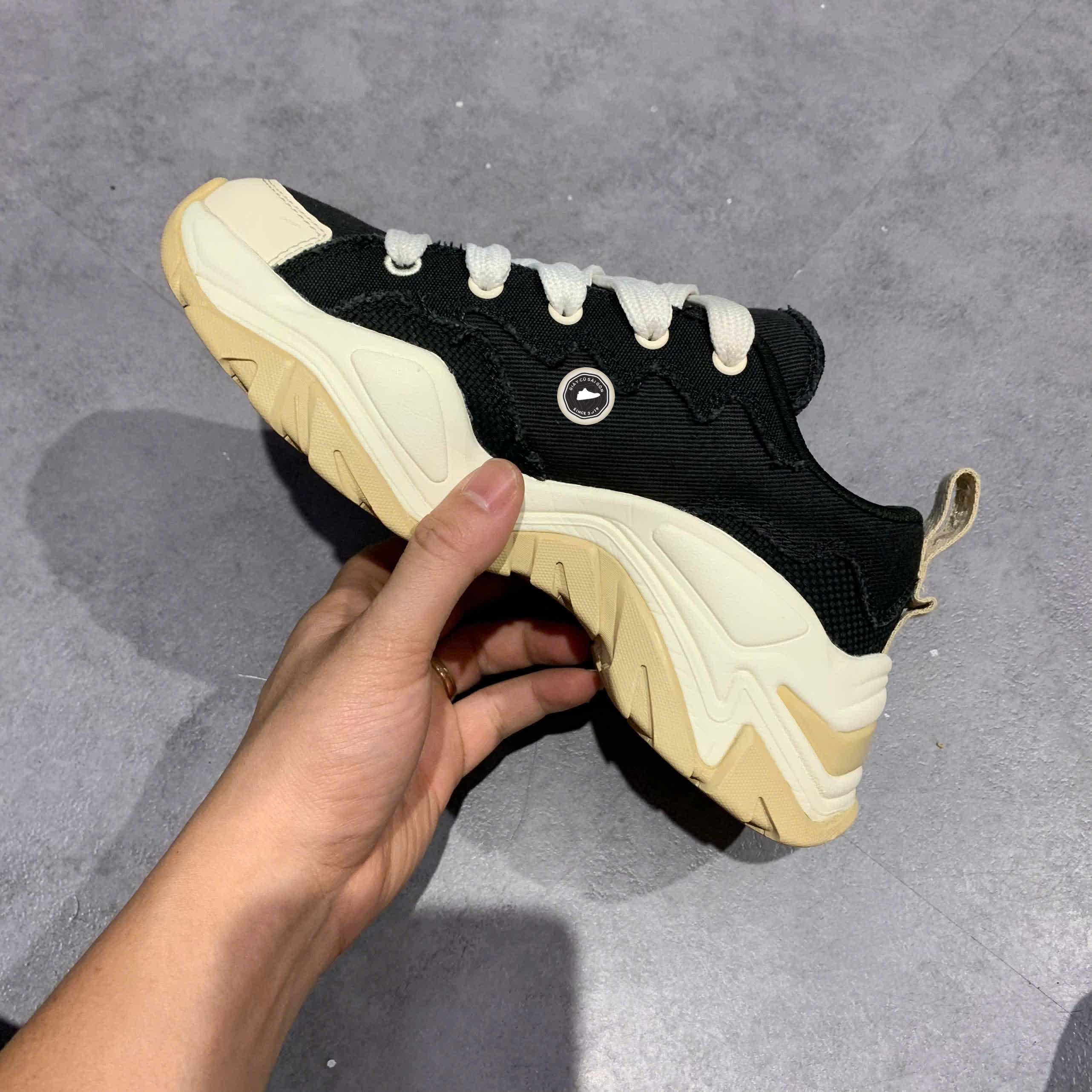 FILA 'BLACK' F12W321304FBV SIZE 36.5 GIÀY 2HAND CHÍNH HÃNG PVN20175