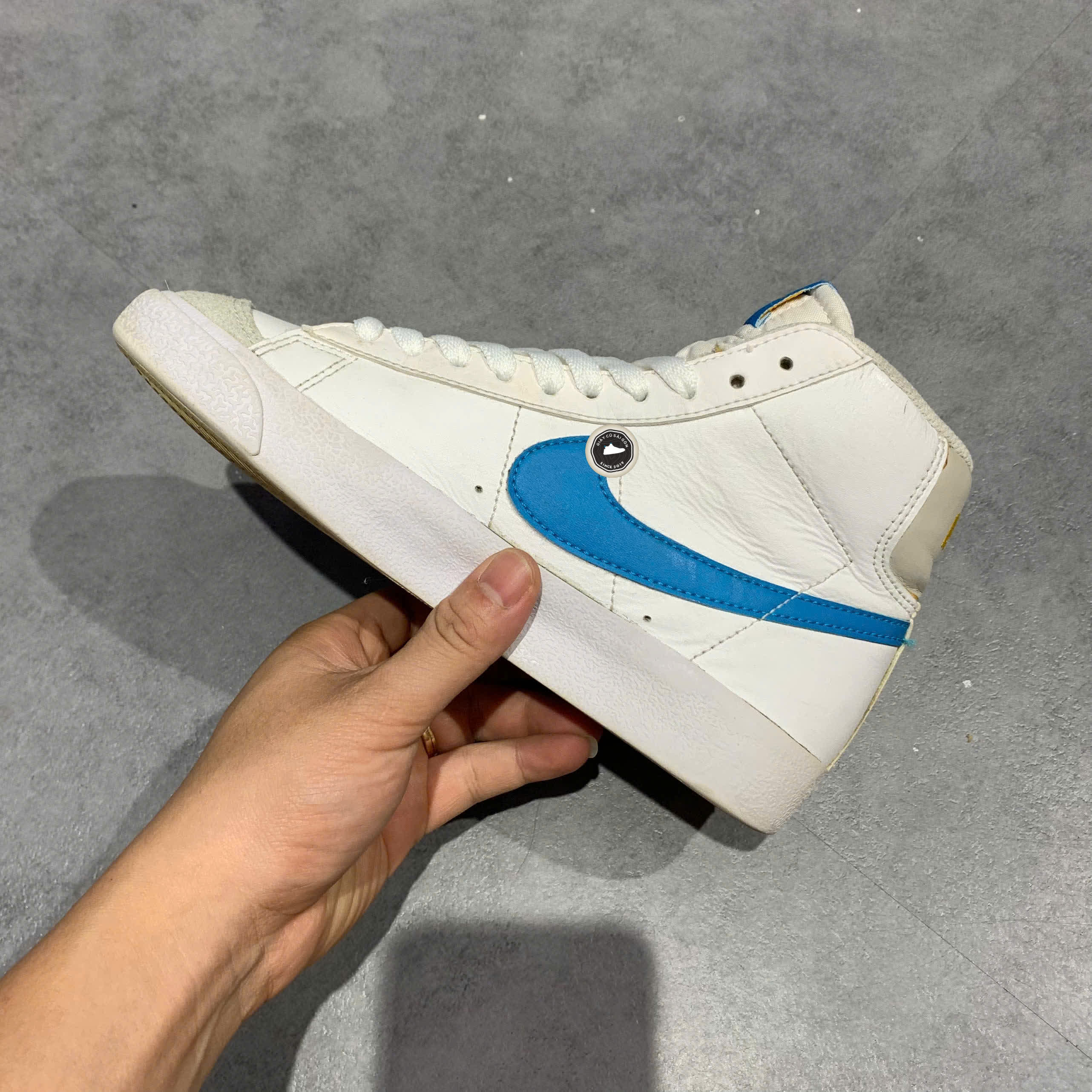 NIKE BLAZER MID ’77 WHITE LASER BLUE DA4086-107 SIZE 36.5 GIÀY 2HAND CHÍNH HÃNG PVN20241
