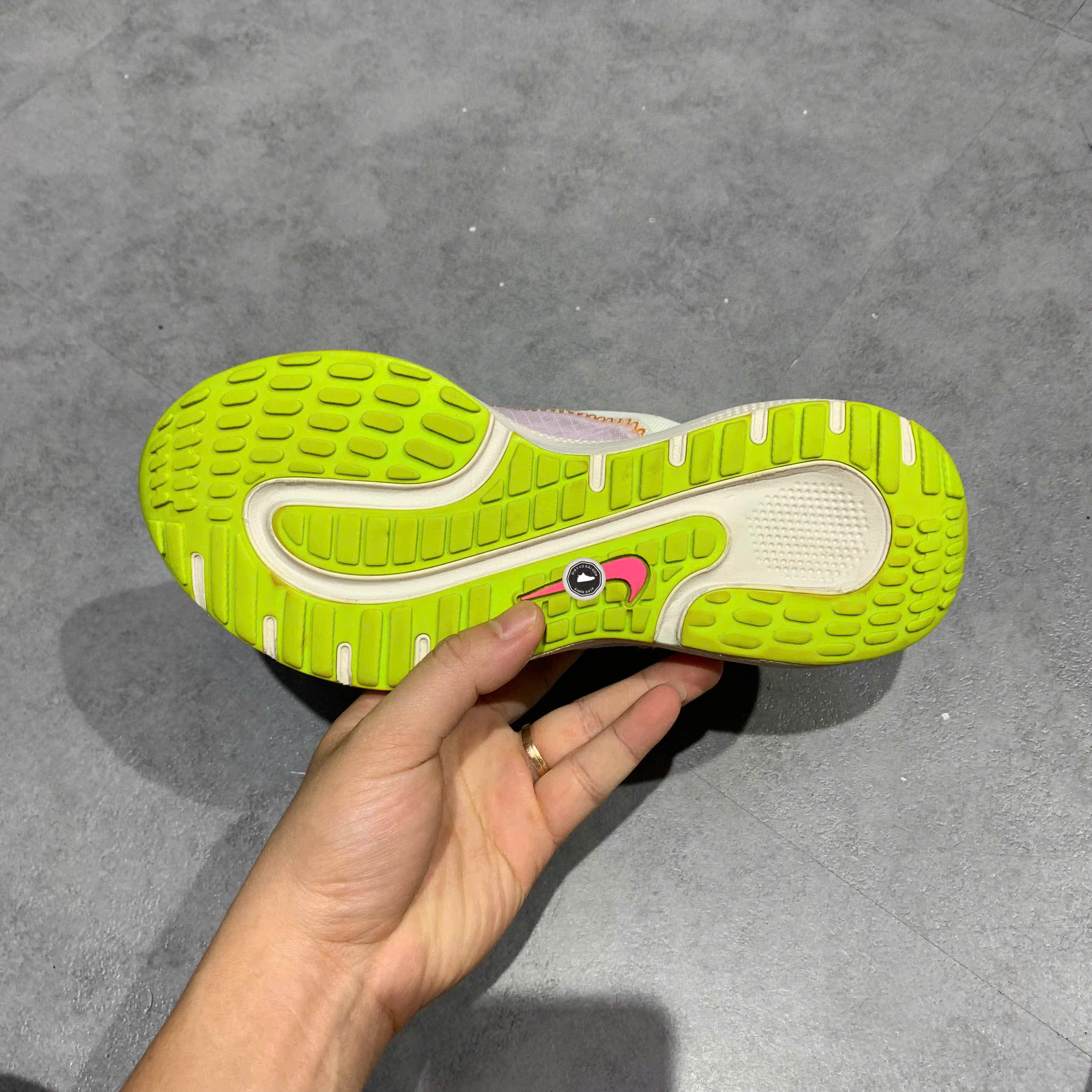 NIKE REACT ESCAPE RUN DN2652-100 SIZE 38 GIÀY 2HAND CHÍNH HÃNG PVN20206