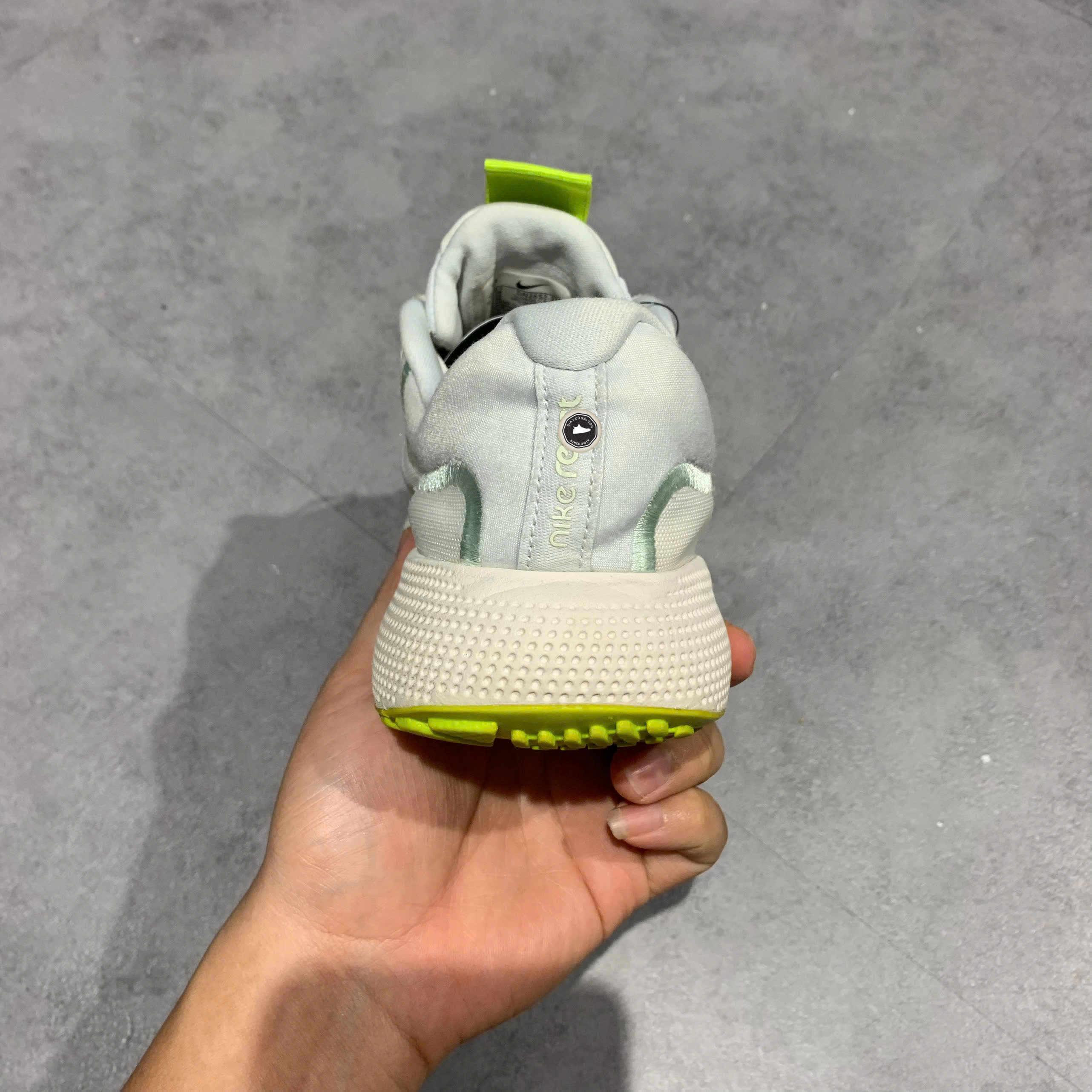 NIKE REACT ESCAPE RUN DN2652-100 SIZE 38 GIÀY 2HAND CHÍNH HÃNG PVN20206