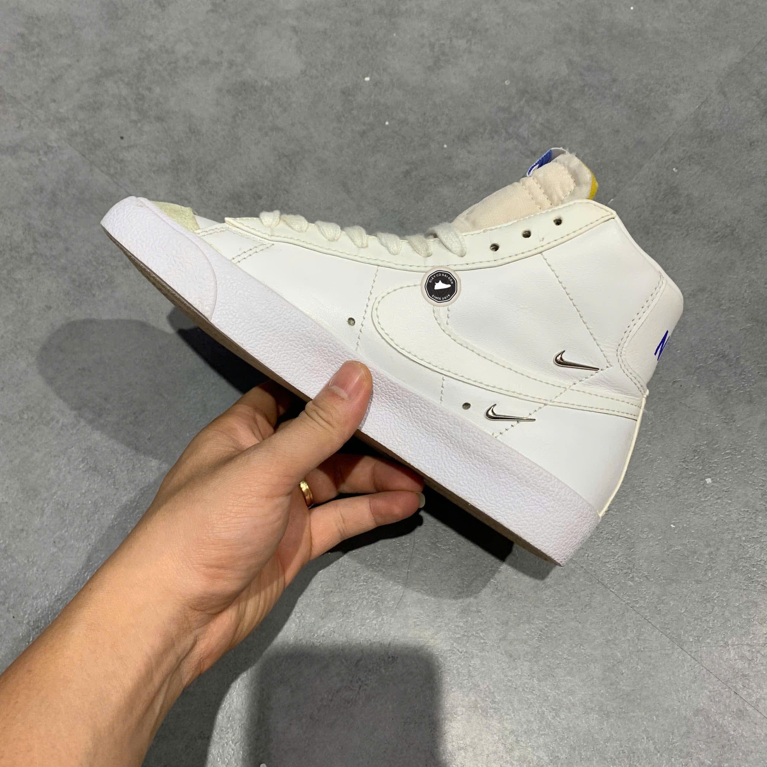 NIKE BLAZER MID ’77 SE CZ4627-100 SIZE 36.5 GIÀY 2HAND CHÍNH HÃNG PVN20124