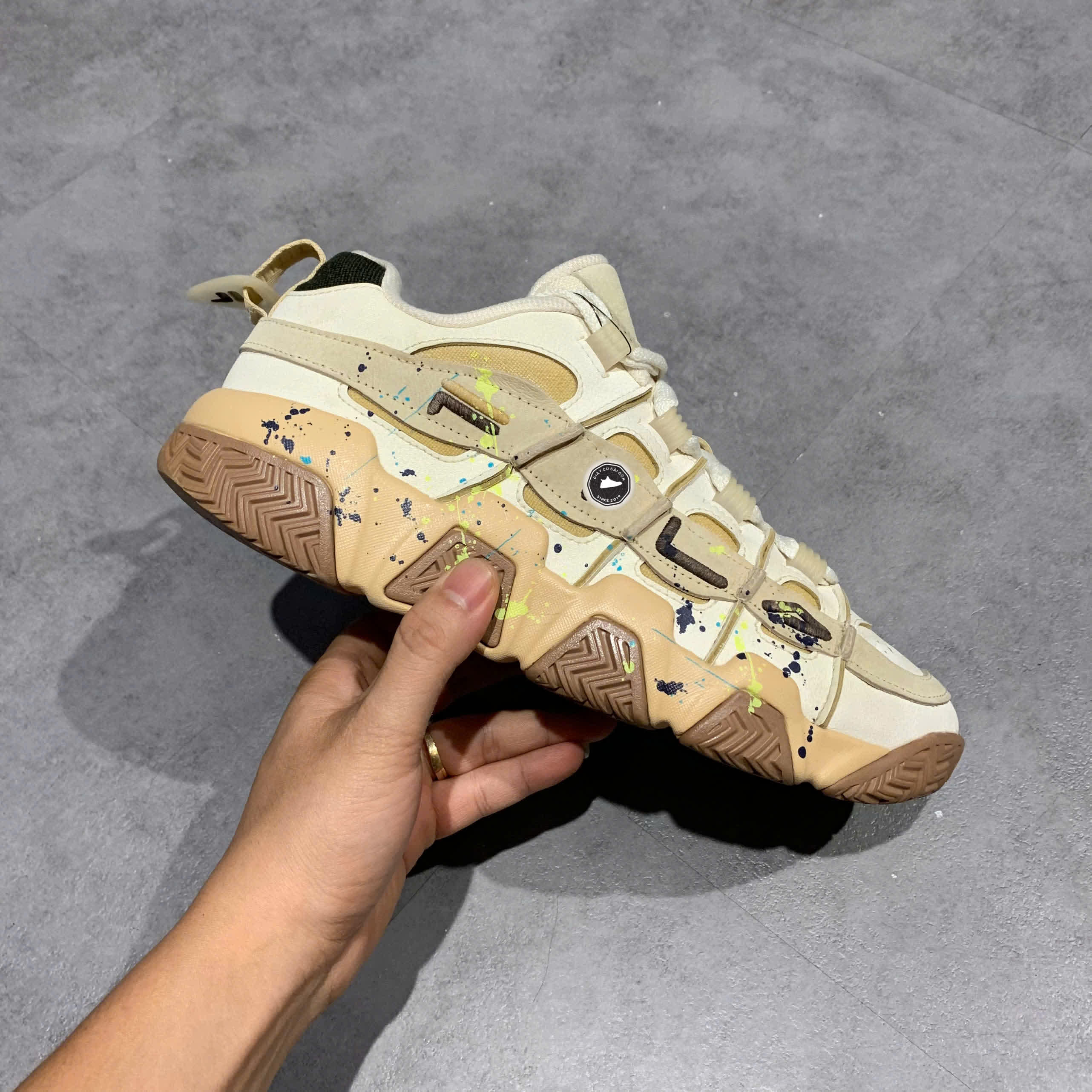 FILA FUSION ADE “WHITE / BROWN” T12M233206FWB SIZE 42 GIÀY 2HAND CHÍNH HÃNG PVN19988