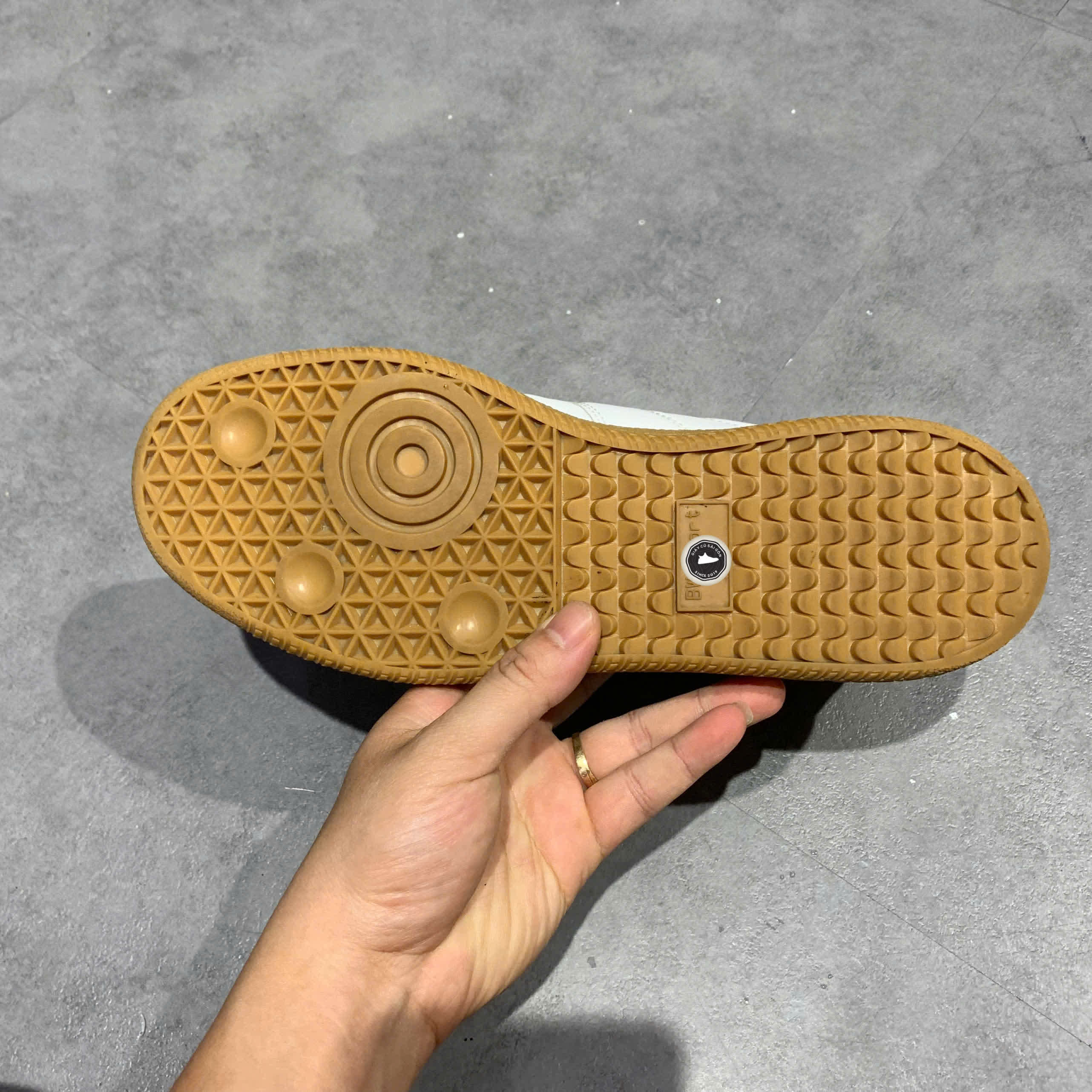 ADIDAS BW ARMY “FOOTWEAR WHITE / CHALK WHITE” BZ0579 SIZE 42 GIÀY 2HAND CHÍNH HÃNG PVN19954