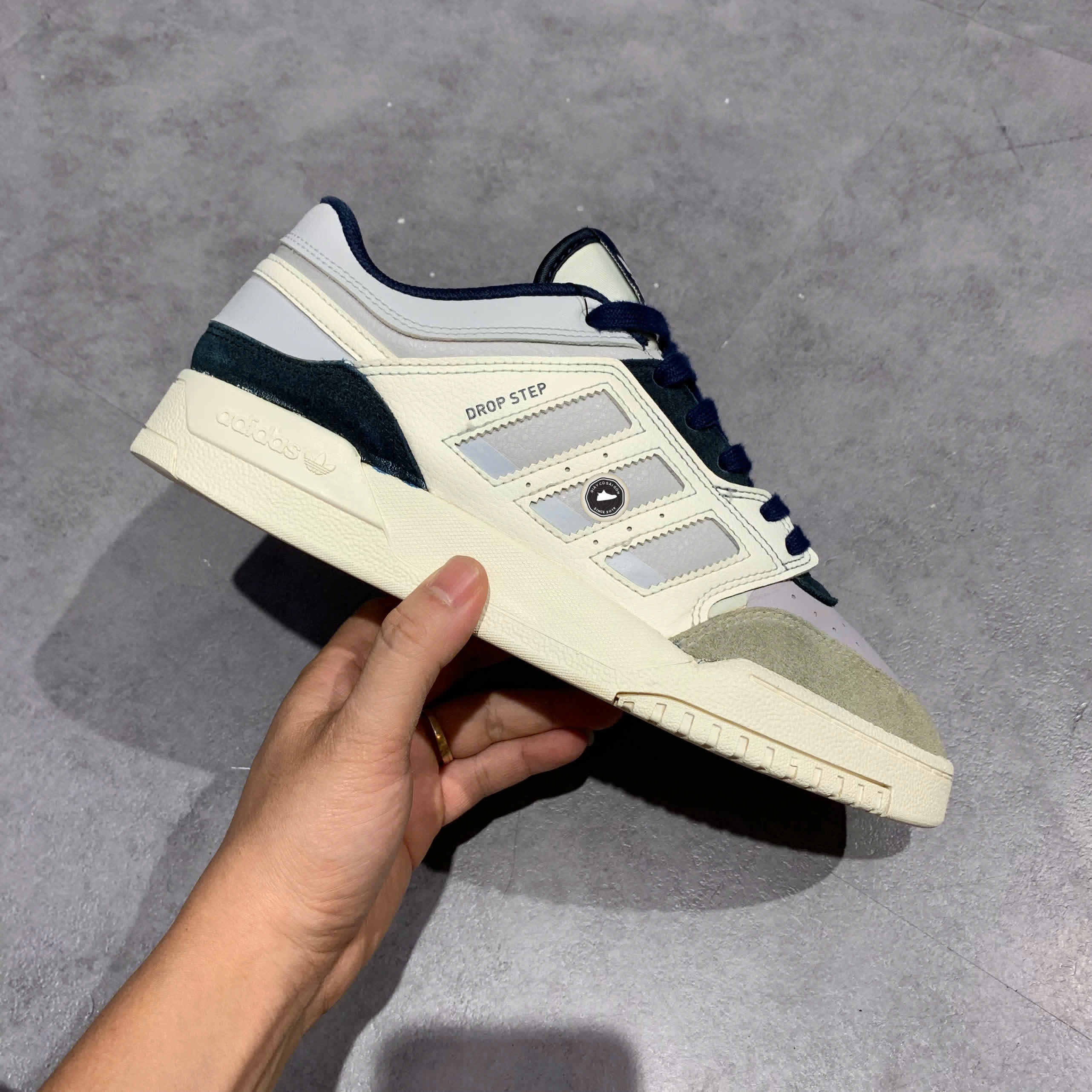 ADIDAS DROP STEP LOW ‘OFF WHITE HALO BLUE’ HQ7119 SIZE 42 GIÀY 2HAND CHÍNH HÃNG PVN19966