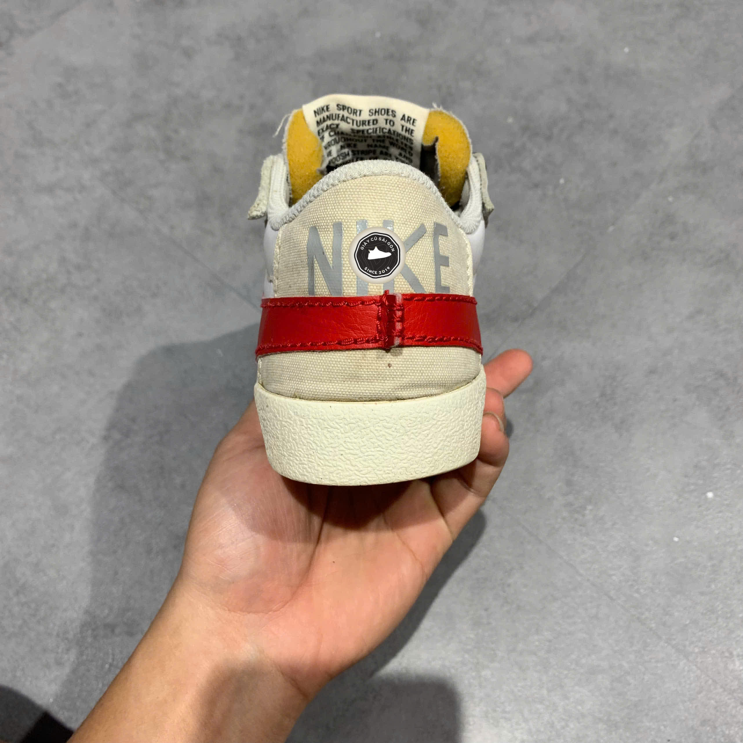 NIKE BLAZER LOW ’77 JUMBO “WHITE / PHOTON DUST / UNIVERSITY RED” DQ8769-100 SIZE 42 GIÀY 2HAND CHÍNH HÃNG PVN19931