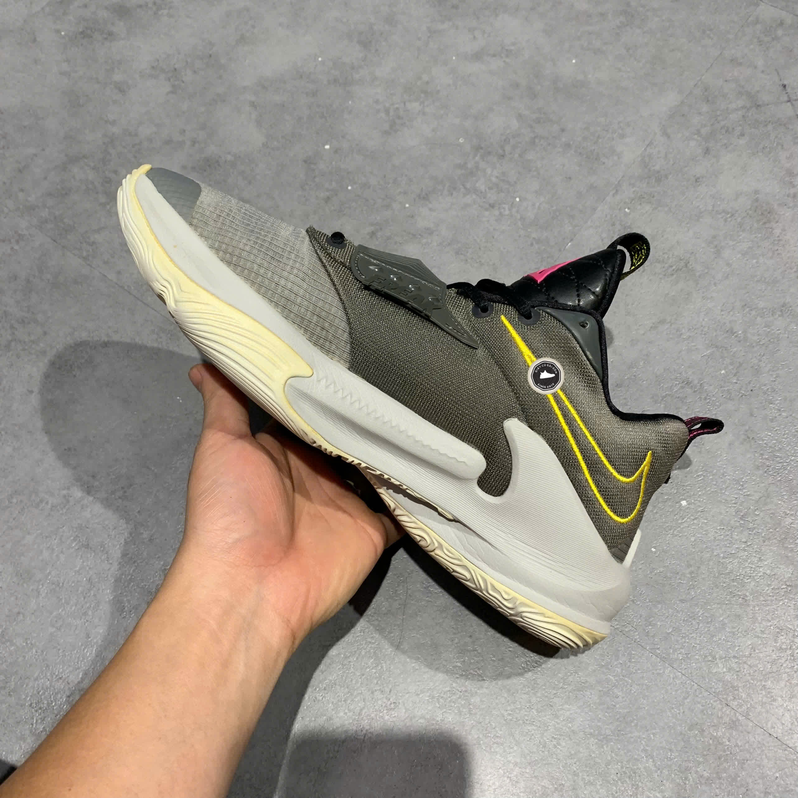 NIKE ZOOM FREAK 3 ‘LOW BATTERY’ DA0695-006 SIZE 42.5 GIÀY 2HAND CHÍNH HÃNG PVN20082