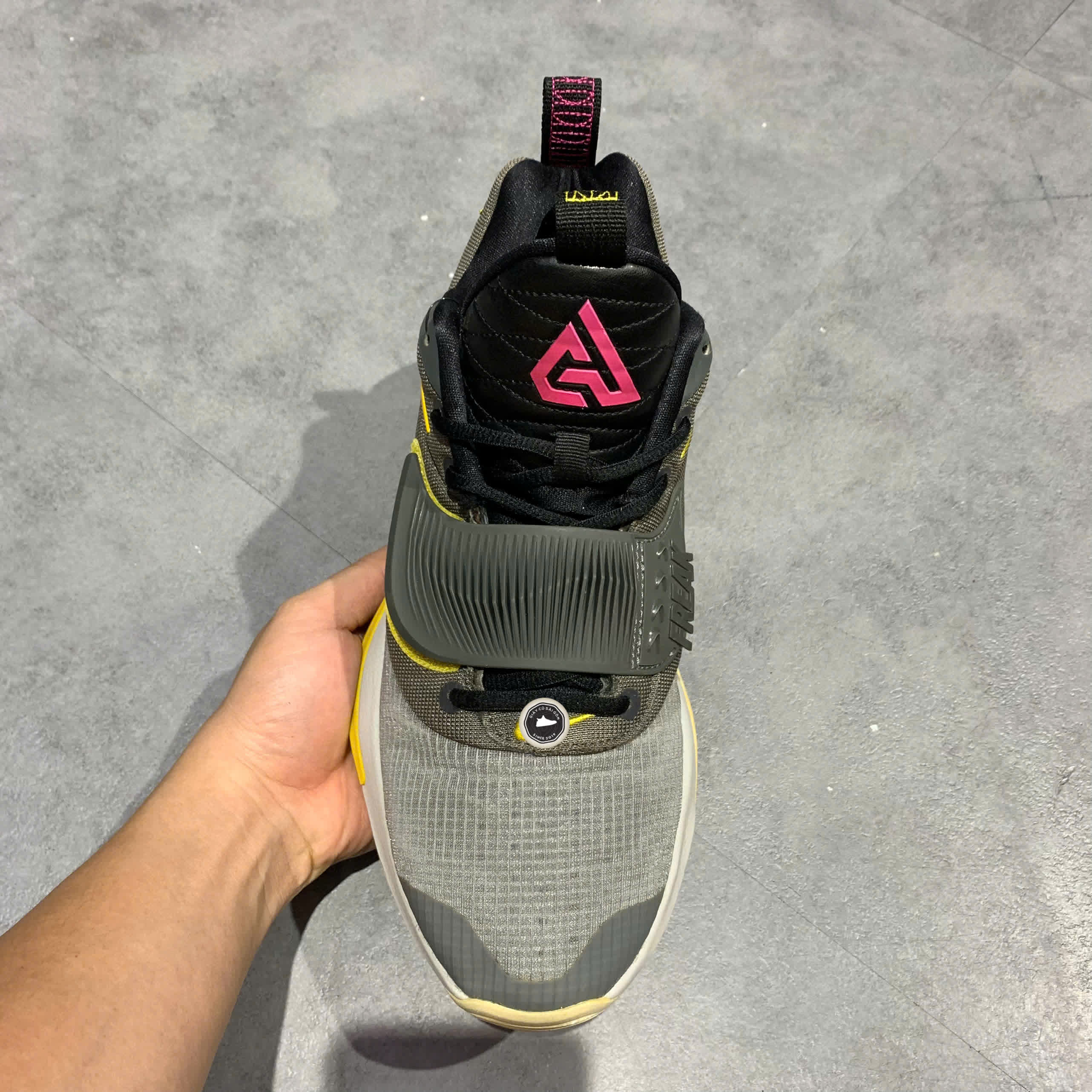 NIKE ZOOM FREAK 3 ‘LOW BATTERY’ DA0695-006 SIZE 42.5 GIÀY 2HAND CHÍNH HÃNG PVN20082