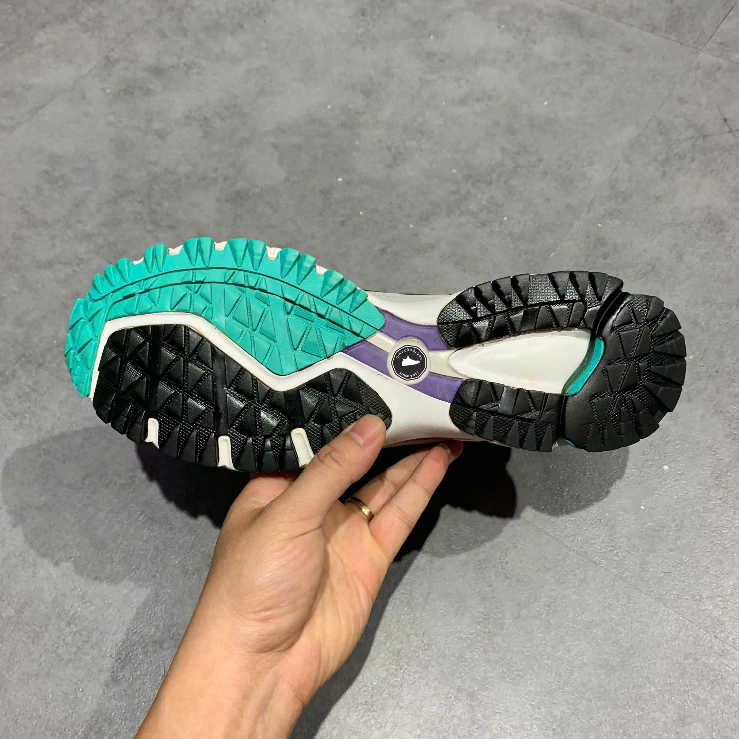 ADIDAS MARATHON 2K ‘WHITE BLACK’ GY6596 SIZE 42 2/3 GIÀY 2HAND CHÍNH HÃNG PVN20003