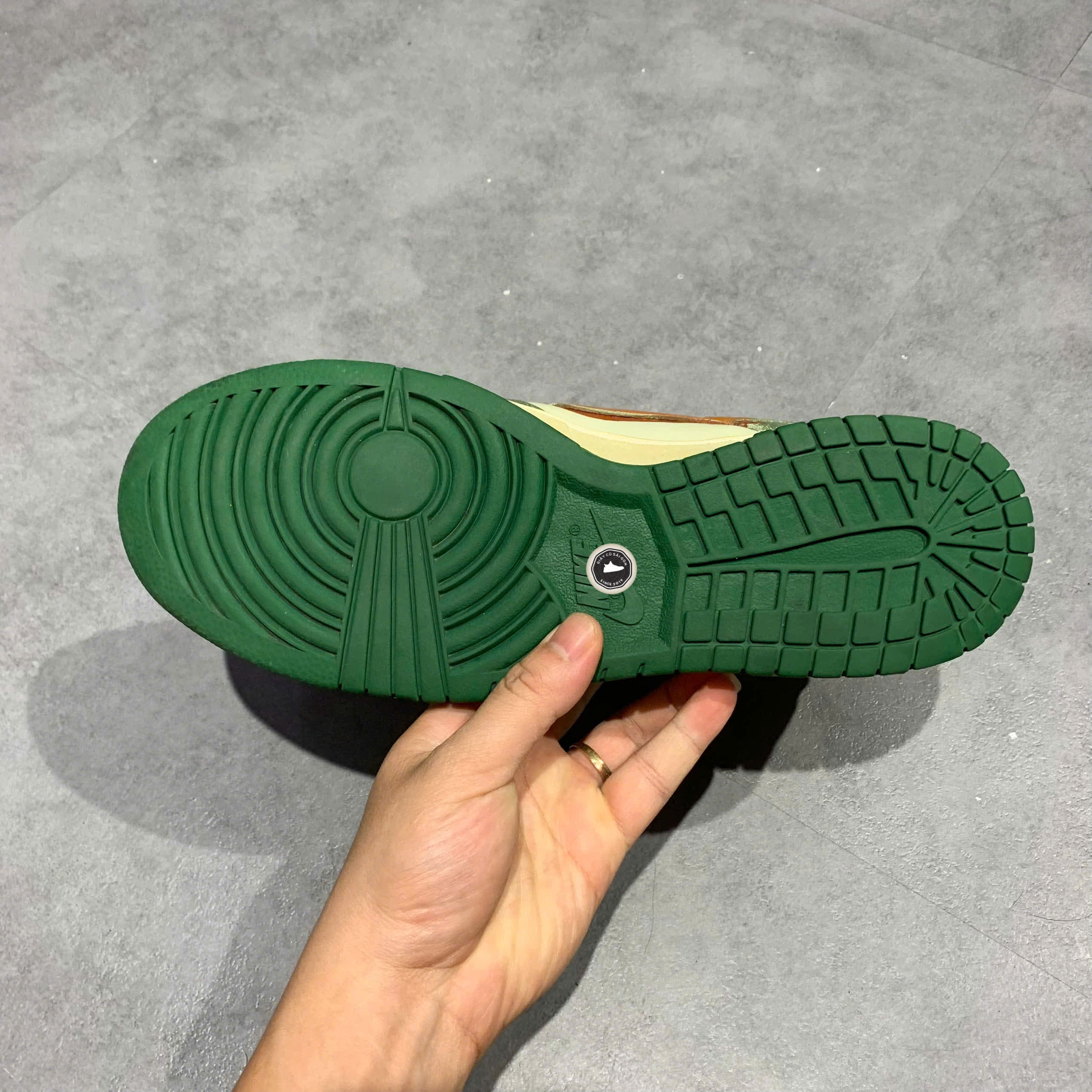 NIKE DUNK LOW ‘MIAMI HURRICANES’ DD1391-300 SIZE 42.5 GIÀY 2HAND CHÍNH HÃNG PVN20071