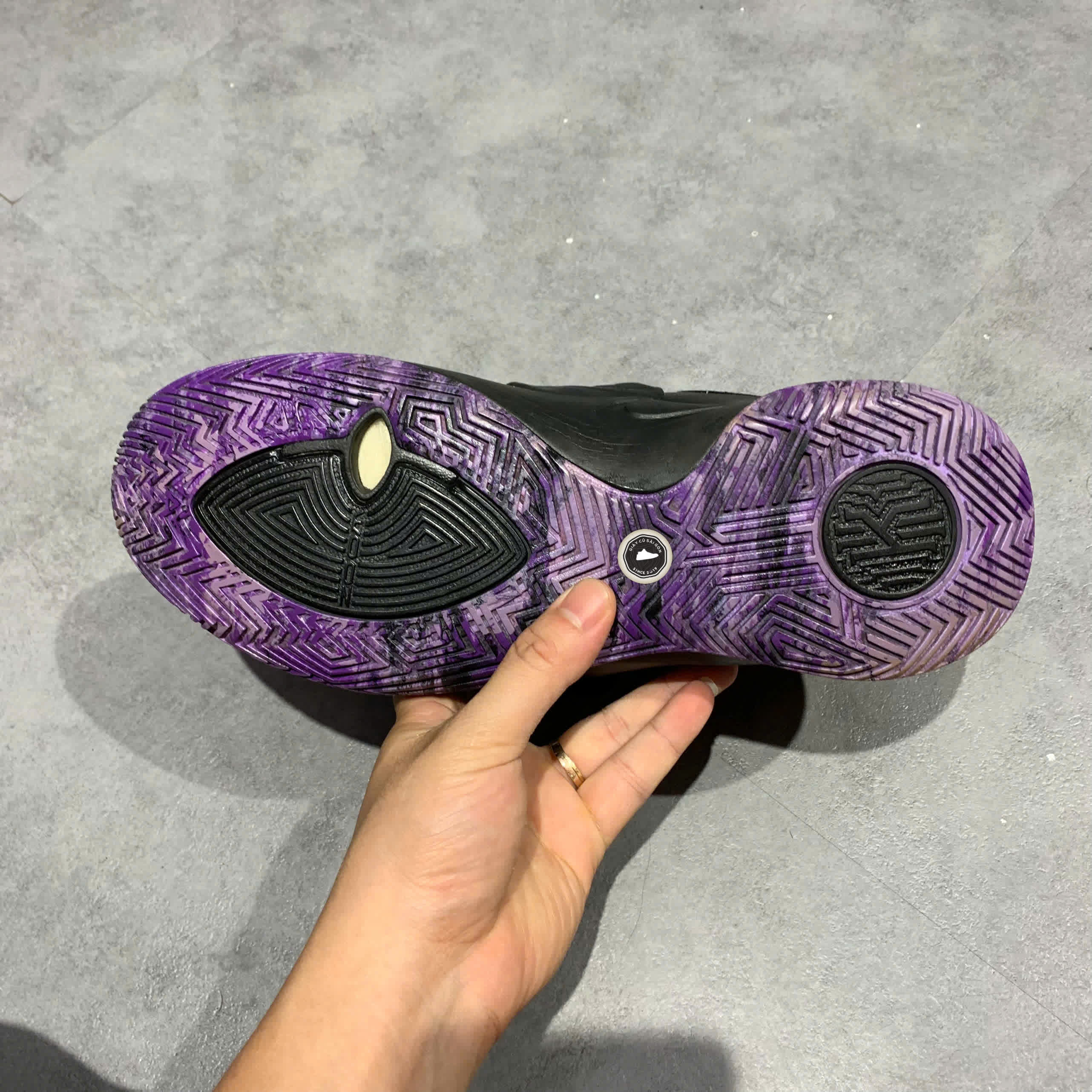 NIKE KYRIE FLYTRAP 3 EP ‘FIERCE PURPLE’ CD0191-006 SIZE 43 GIÀY 2HAND CHÍNH HÃNG PVN20111