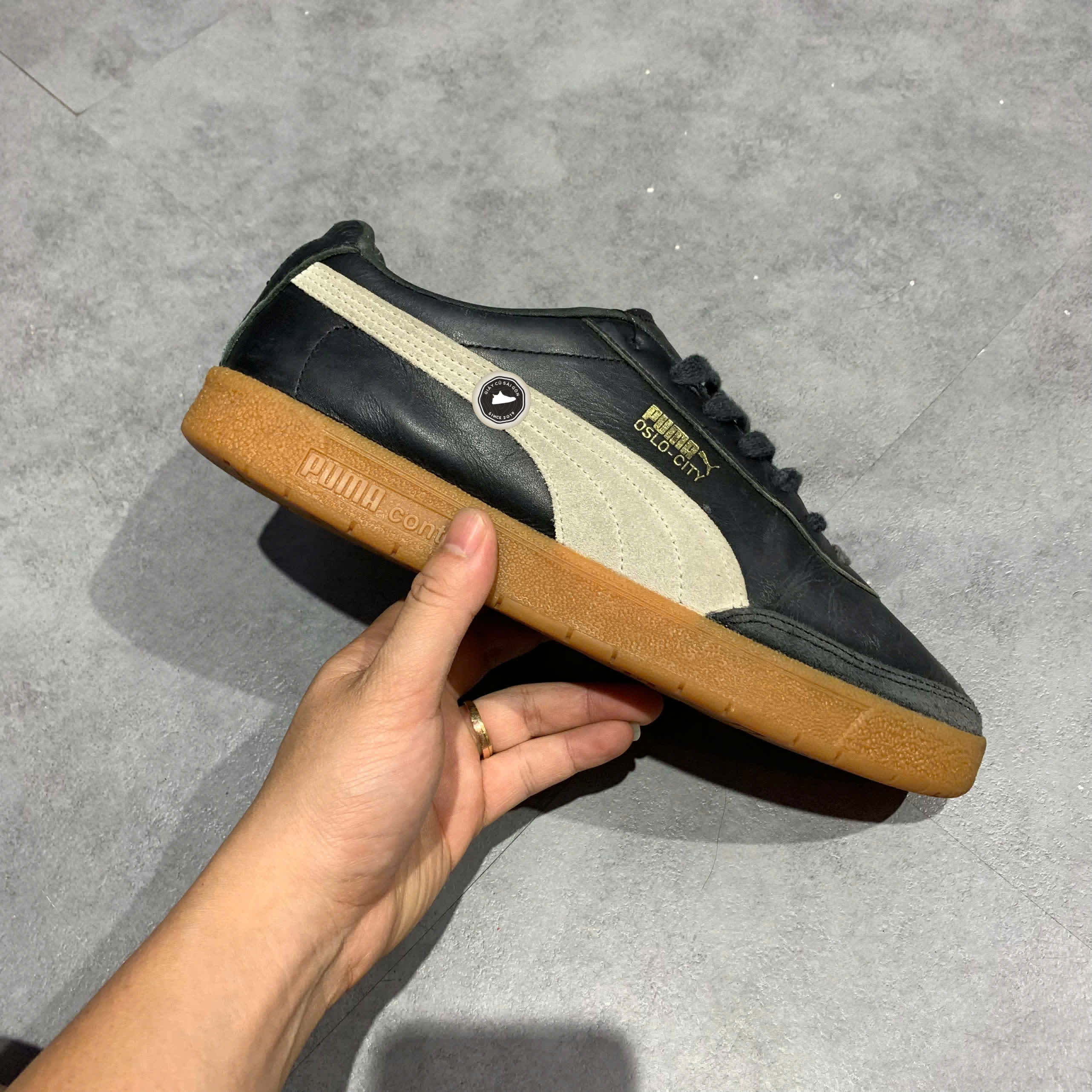 PUMA OSLO-CITY “BLACK / GUM” 374800-04 SIZE 43 GIÀY 2HAND CHÍNH HÃNG PVN20090