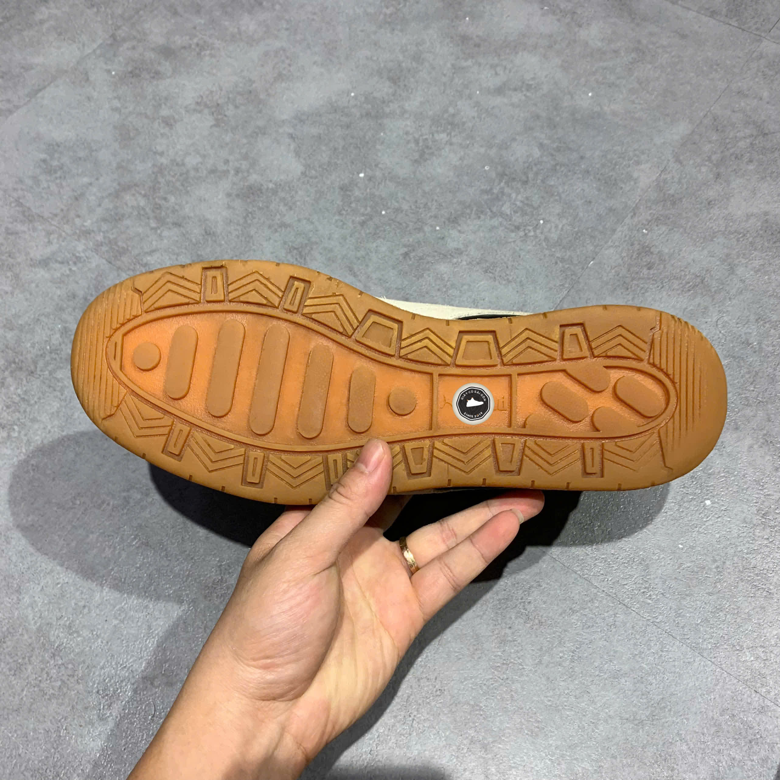 PUMA OSLO-CITY “BLACK / GUM” 374800-04 SIZE 43 GIÀY 2HAND CHÍNH HÃNG PVN20090