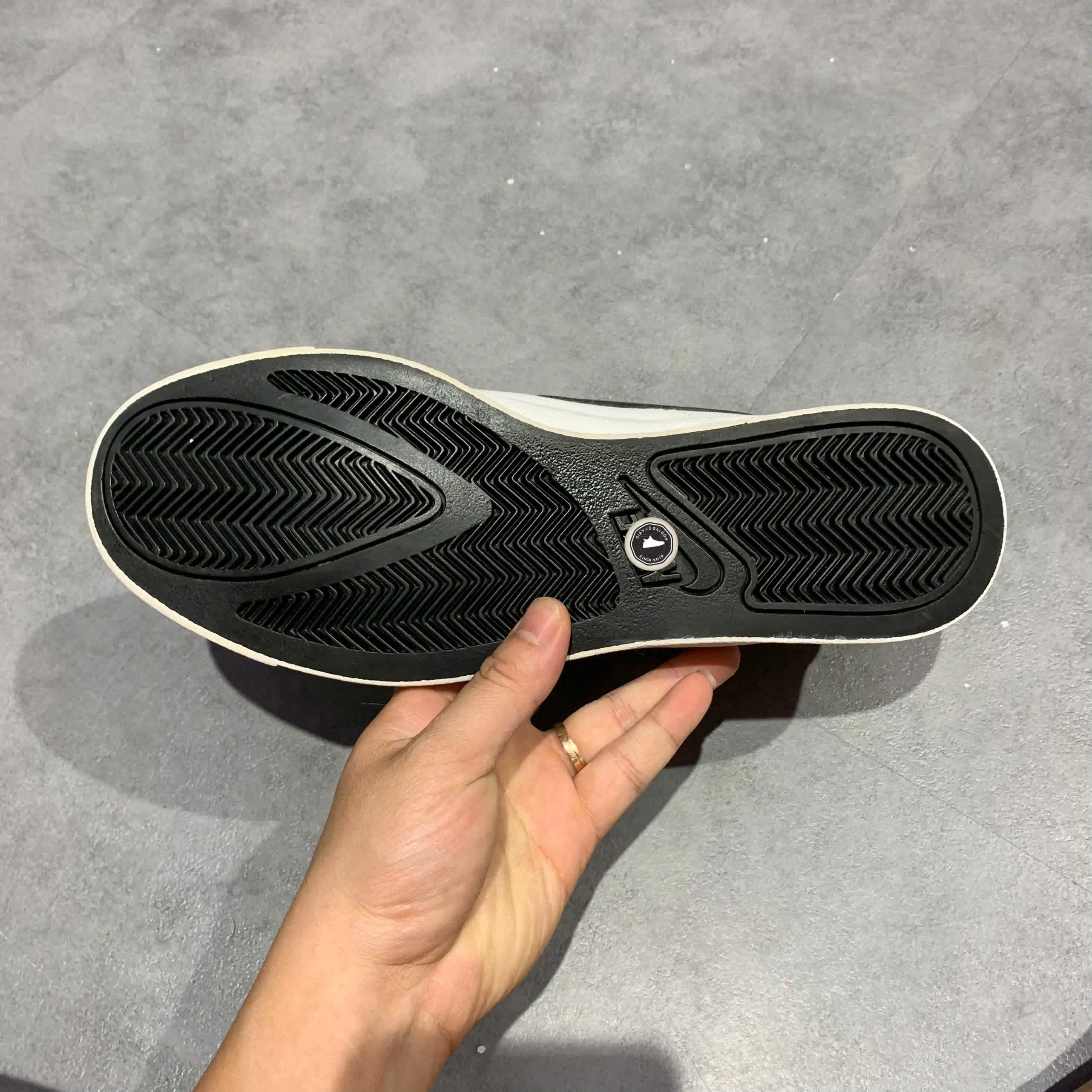 NIKE COURT ROYALE AC ‘WHITE BLACK’ BQ4222-103 SIZE 43 GIÀY 2HAND CHÍNH HÃNG PVN20068