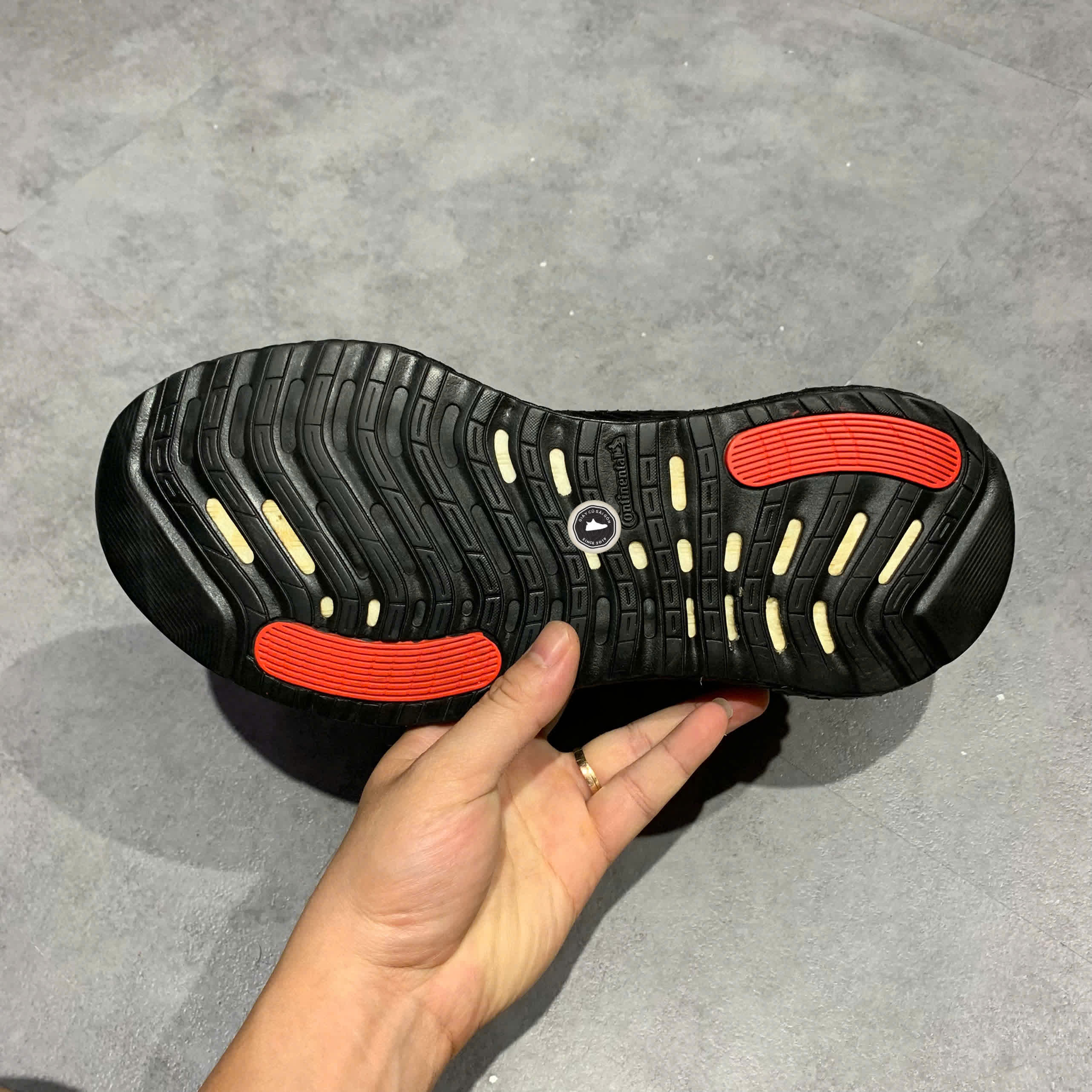 ADIDAS ALPHABOOST ‘MICKEY MOUSE’ FX7809 GIÀY SIZE 44 2HAND CHÍNH HÃNG PVN19926