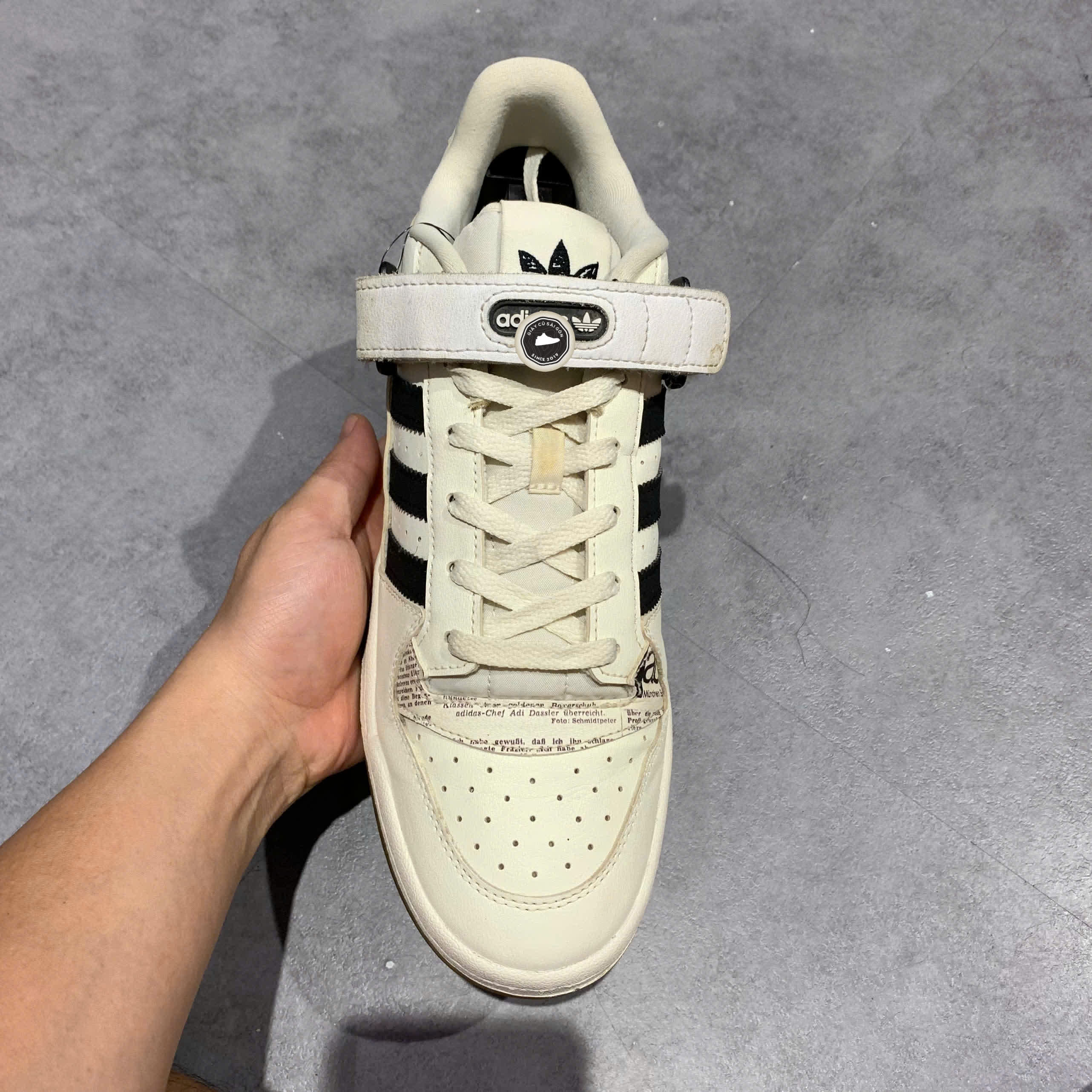 ADIDAS FORUM LOW ‘BLACK WHITE’ IG2998 SIZE 44 GIÀY 2HAND CHÍNH HÃNG PVN20001