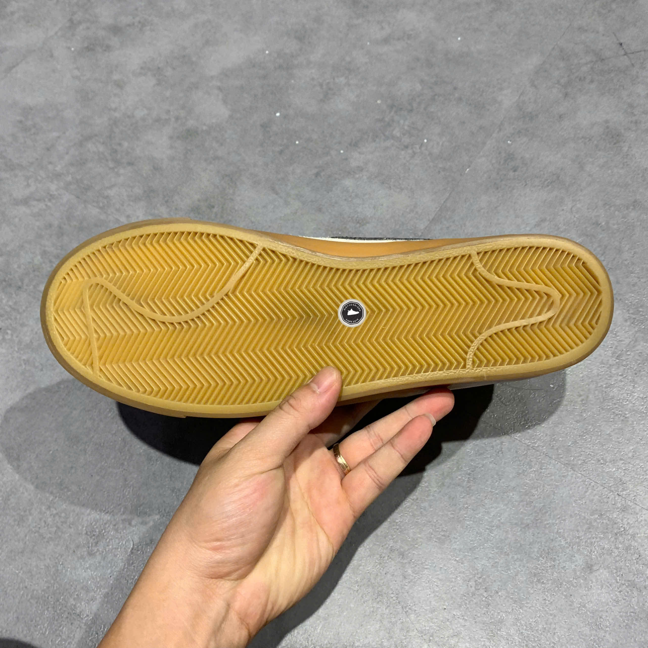 NIKE SB ZOOM BLAZER LOW PRO GT ‘WHITE BLACK’ DC7695 100 SIZE 44.5 GIÀY 2HAND CHÍNH HÃNG PVN20100