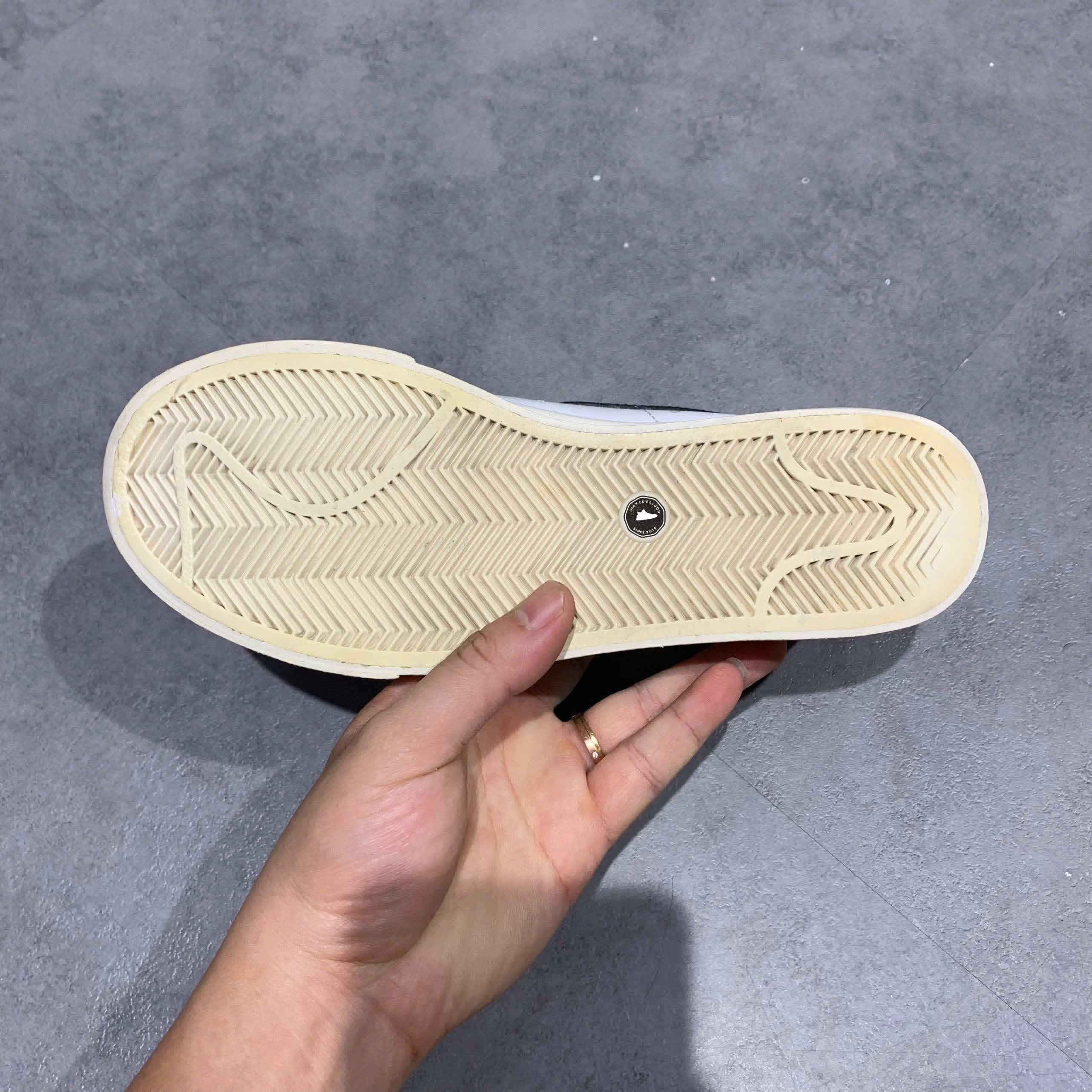 NIKE BLAZER LOW PLATFORM WHITE/BLACK DJ0292-101 SIZE 36.5 GIÀY 2HAND CHÍNH HÃNG PVN20158