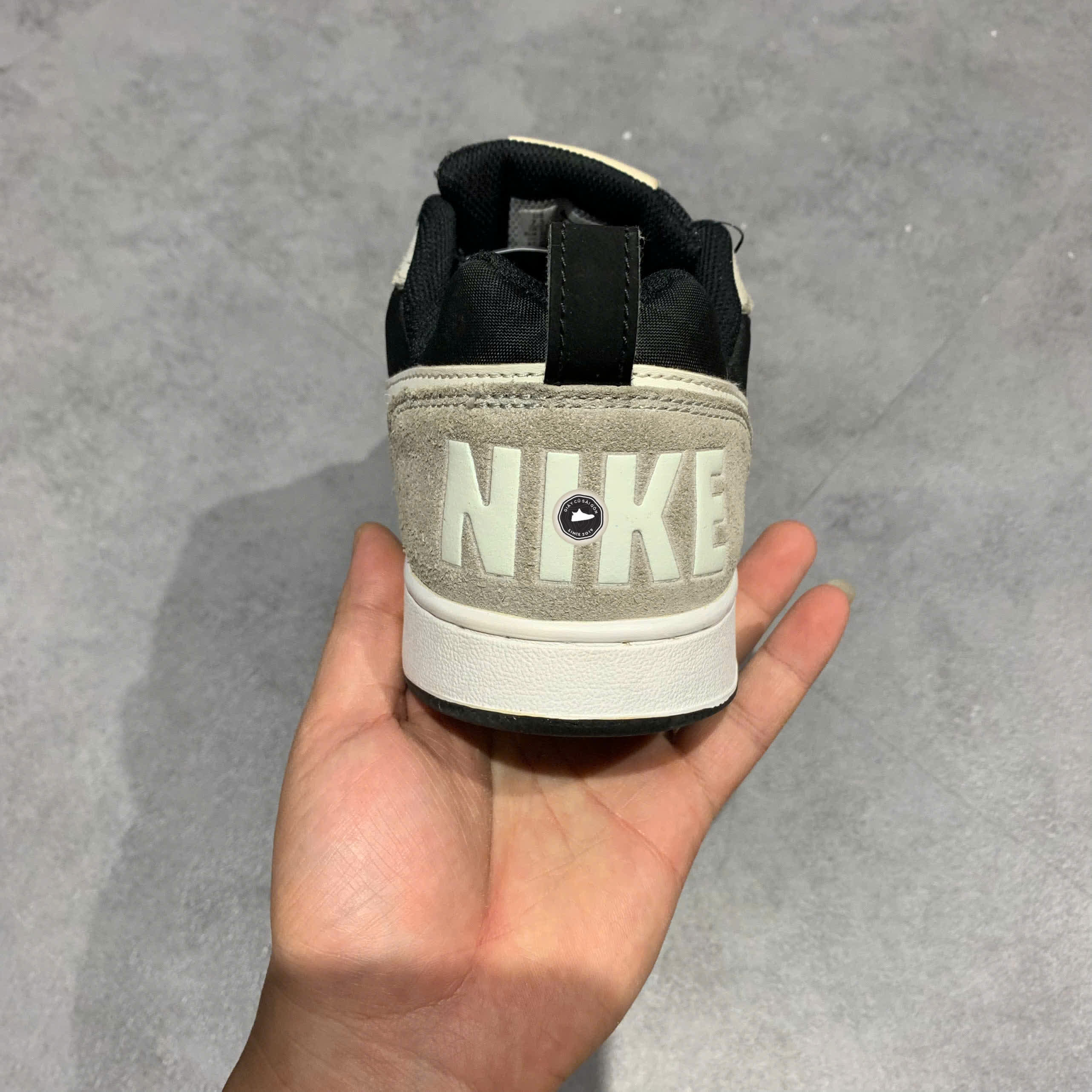 NIKE COURT BOROUGH LOW PREMIUM 'BLACK GREY SAIL' 844881-005 SIZE 40.5 GIÀY 2HAND CHÍNH HÃNG PVN19989