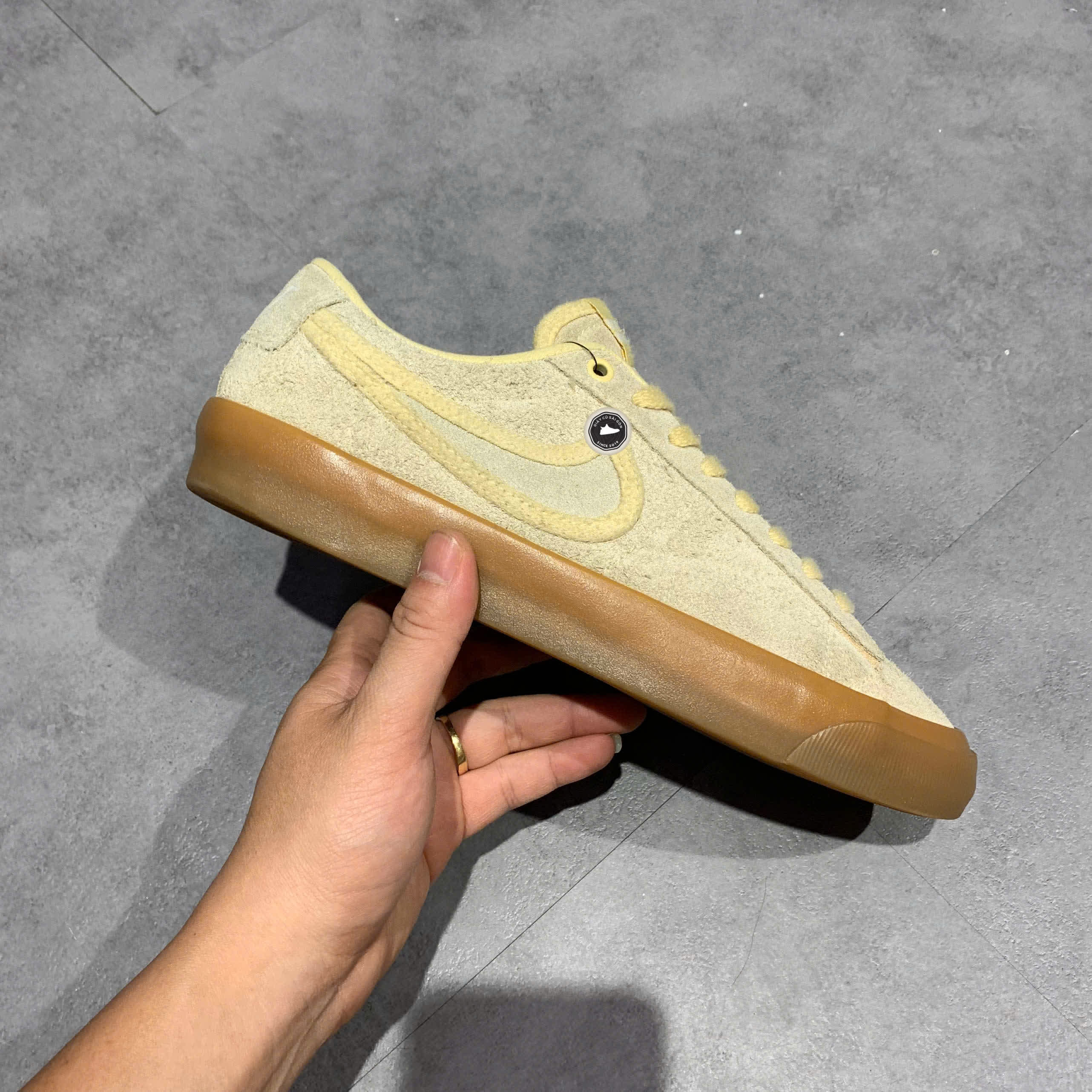NIKE BLAZER LOW PRO GT PREMIUM SB 'PALE VANILLA GUM' FN7404-200 SIZE 40.5 GIÀY 2HAND CHÍNH HÃNG PVN20027