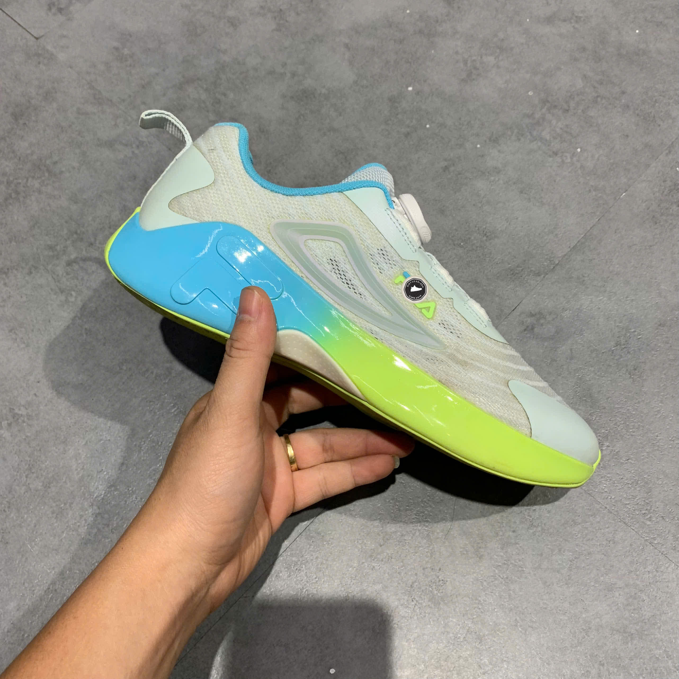 FILA CHẠY BỘ /LEO NÚI K15B222472PBL SIZE 40 GIÀY 2HAND CHÍNH HÃNG PVN20116