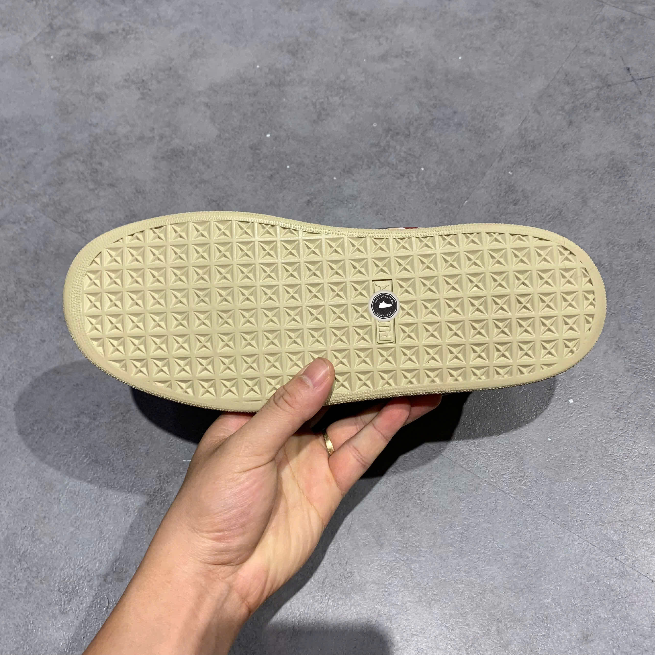 PUMA SUEDES XL BZ 'YEAR OF THE DRAGON' 397197-01 SIZE 40 GIÀY 2HAND CHÍNH HÃNG PVN20077