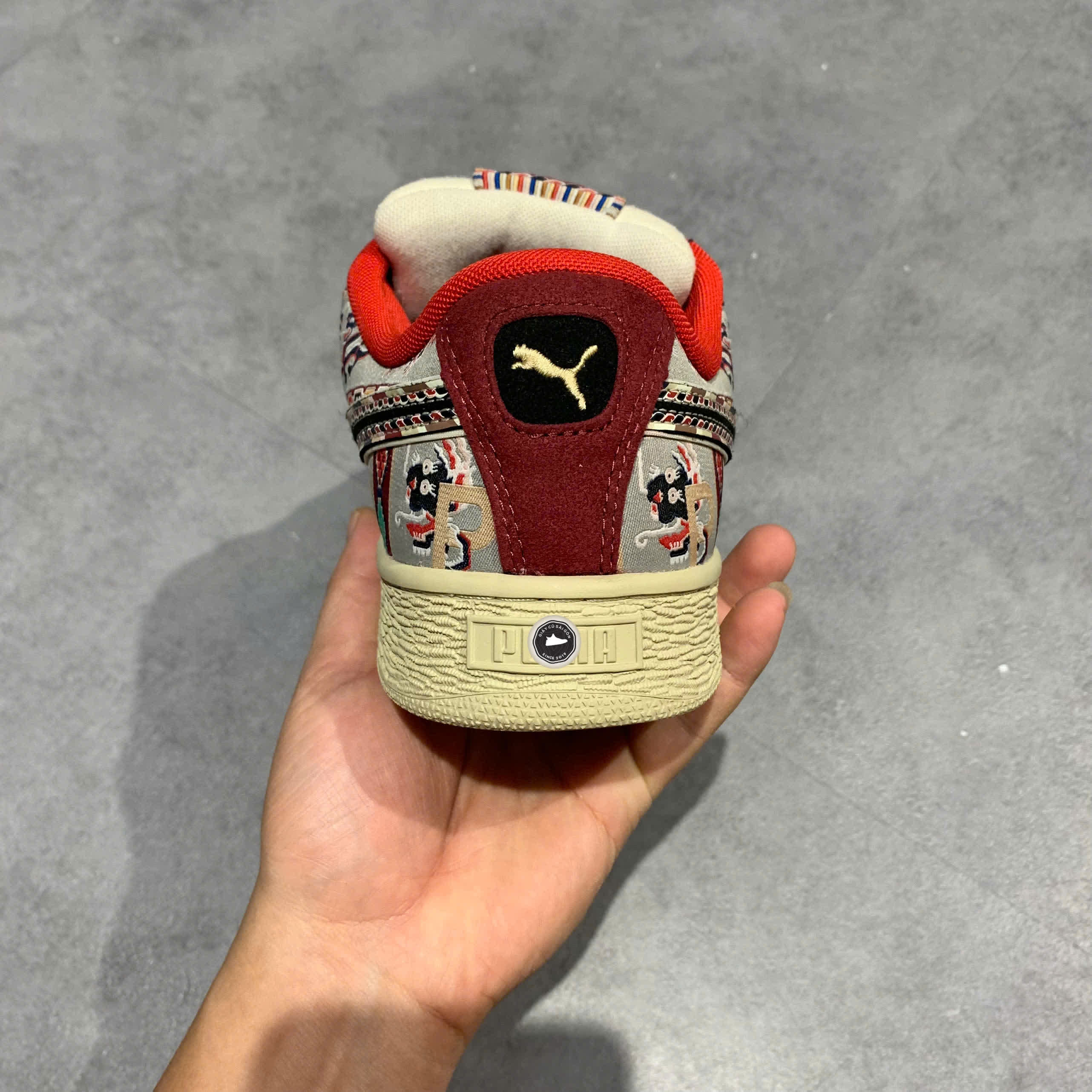 PUMA SUEDES XL BZ 'YEAR OF THE DRAGON' 397197-01 SIZE 40 GIÀY 2HAND CHÍNH HÃNG PVN20077