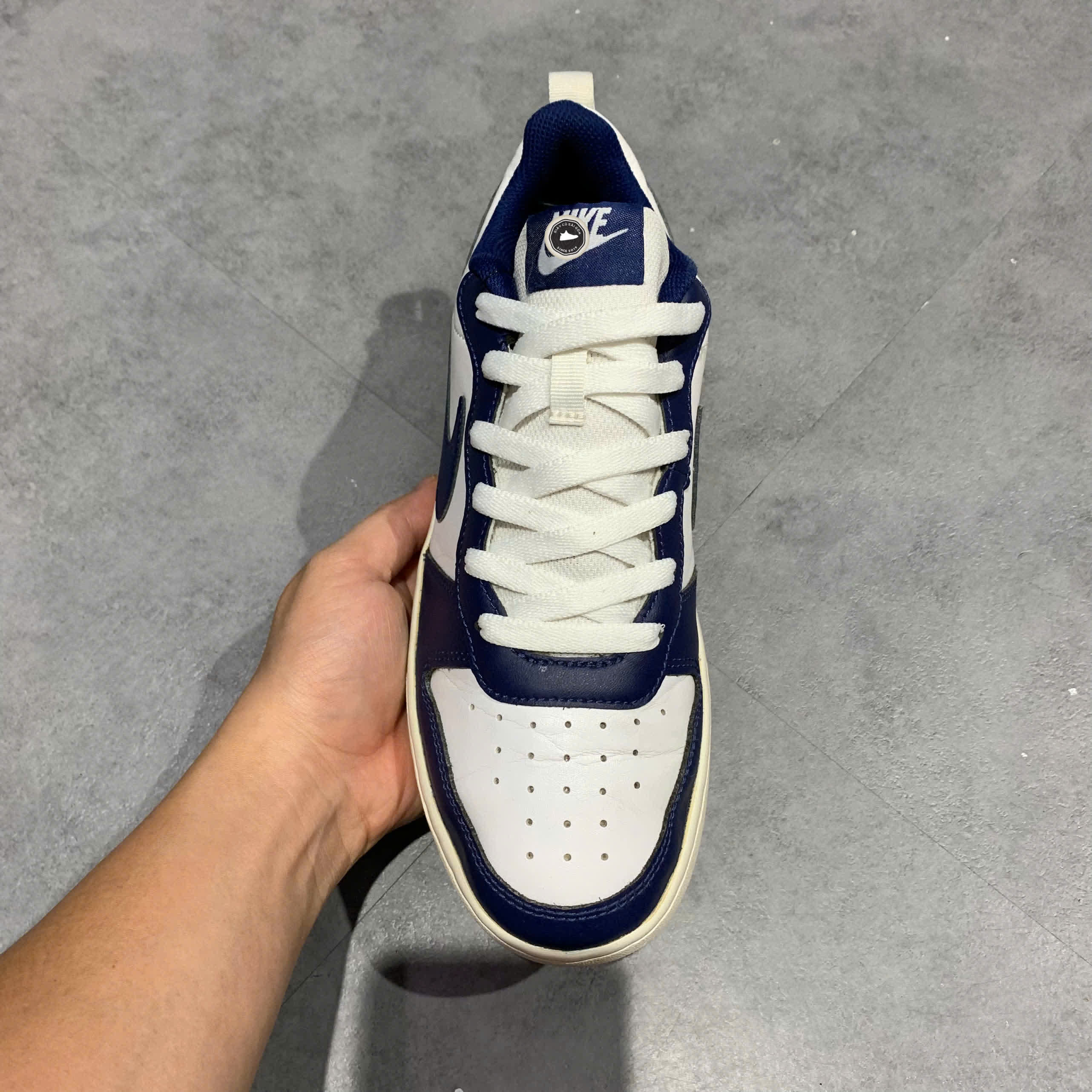 NIKE COURT BOROUGH LOW 2 “WHITE / BLUE VOID / SIGNAL BLUE” BQ5448-107 SIZE 40 GIÀY 2HAND CHÍNH HÃNG PVN20109