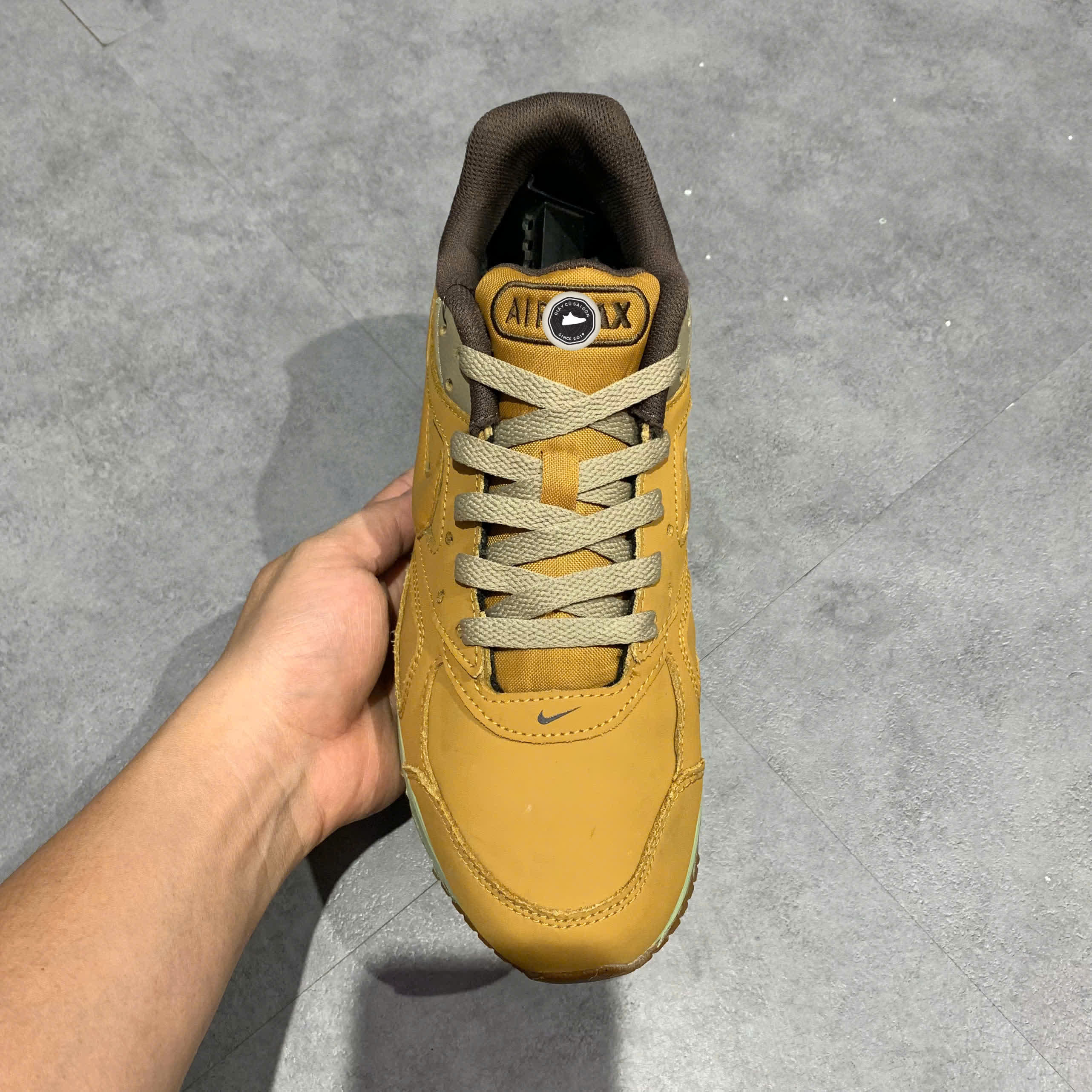 NIKE AIR MAX IVO “WHEAT” CD1534-700 SIZE 40.5 GIÀY 2HAND CHÍNH HÃNG PVN20107