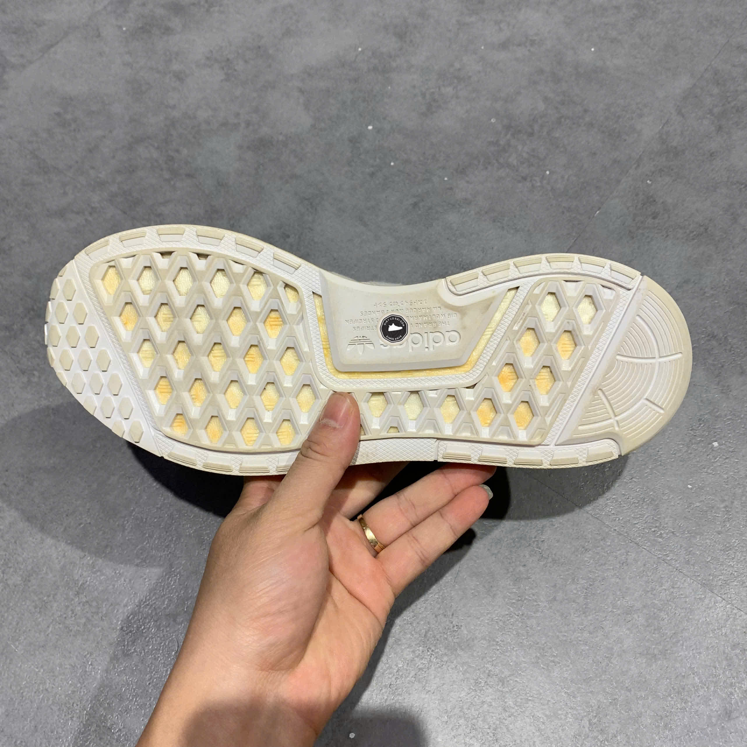 ADIDAS NMD R1 V3 “GREY / WHITE” GY7356 SIZE 40 2/3 GIÀY 2HAND CHÍNH HÃNG PVN20061