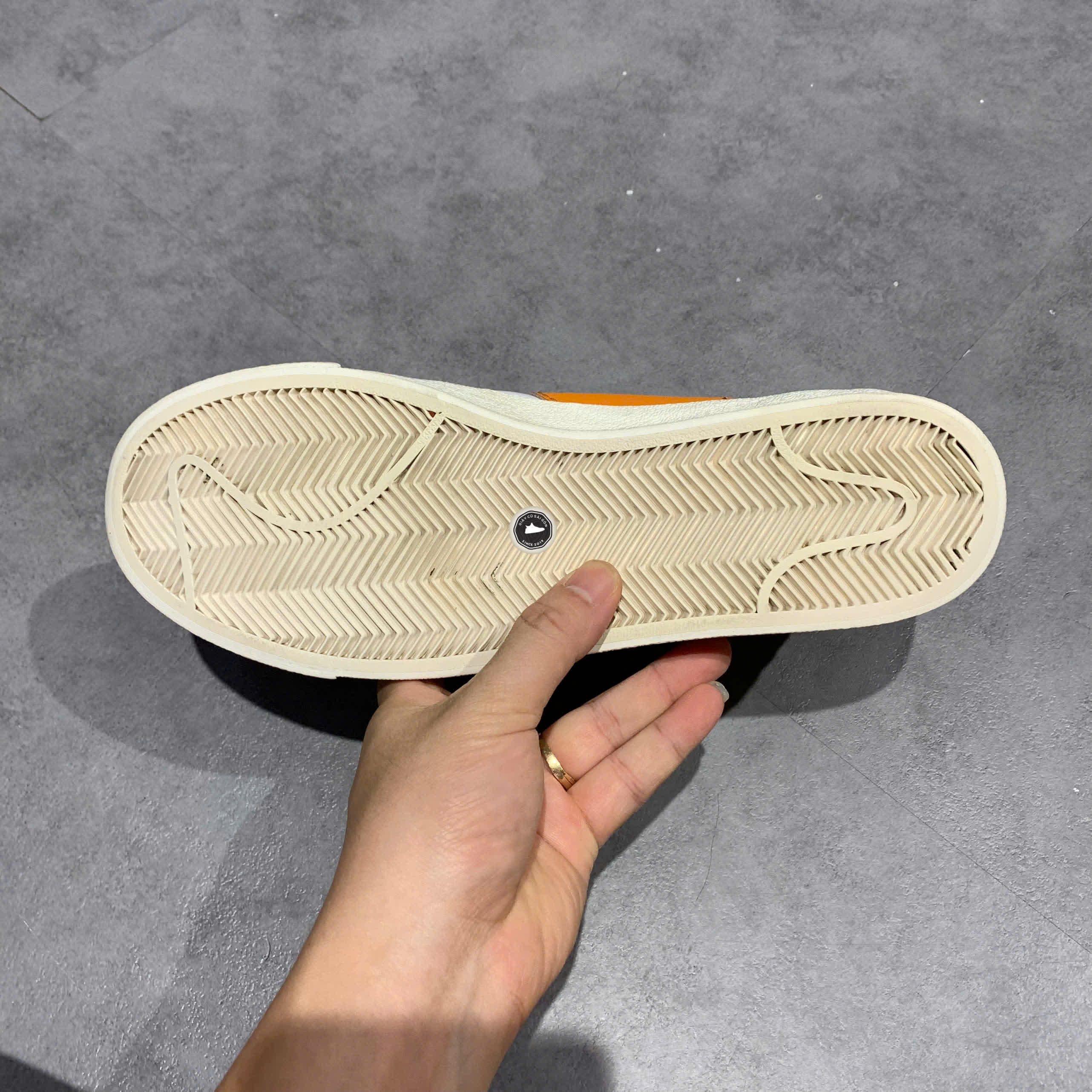 NIKE BLAZER LOW ’77 JUMBO “WHITE / ALPHA ORANGE” DN2158-100 SIZE 41 GIÀY 2HAND CHÍNH HÃNG PVN19589