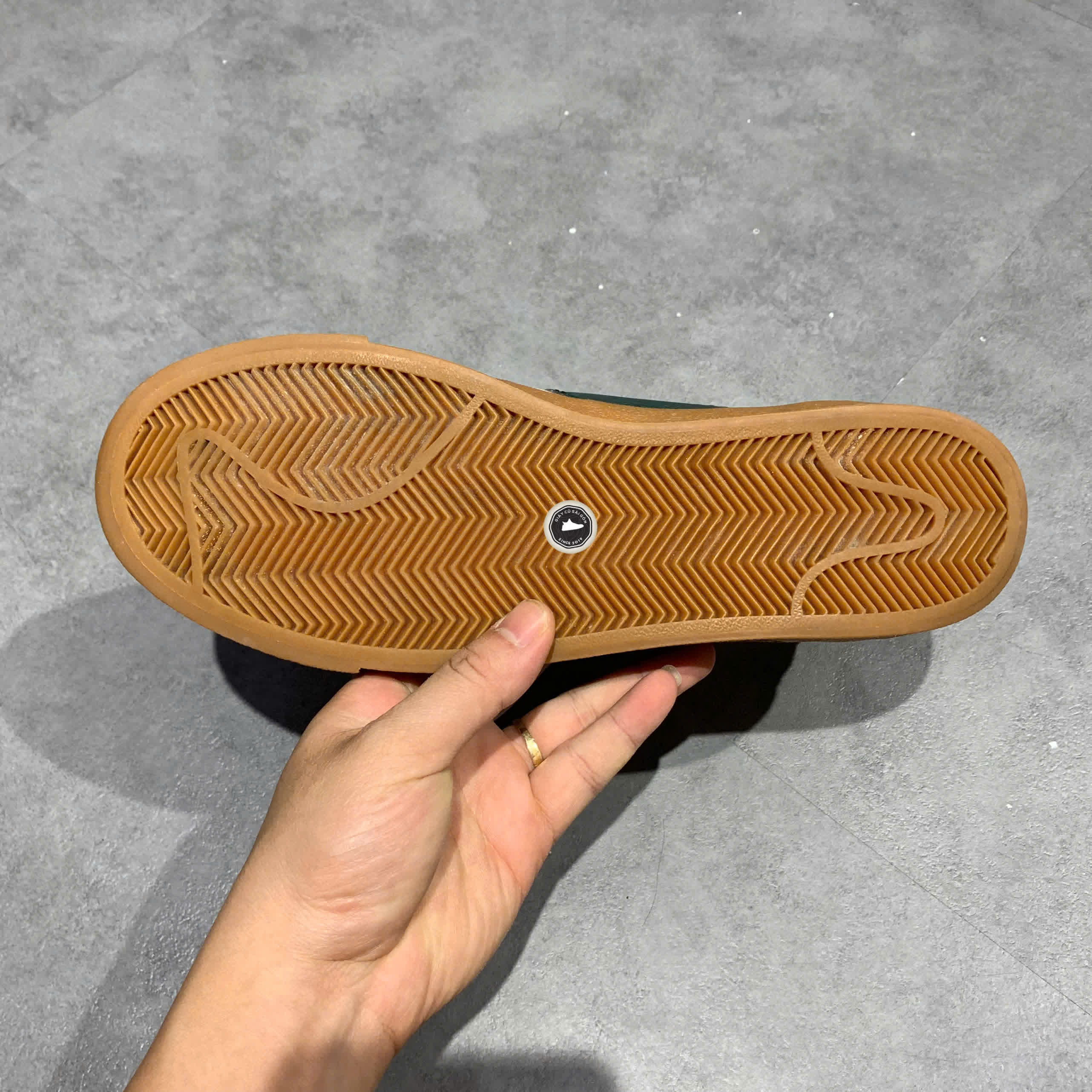 NIKE BLAZER LOW ’77 JUMBO “SAIL PRO GREEN GUM” DR9865-101 SIZE 41 GIÀY 2HAND CHÍNH HÃNG PVN19998