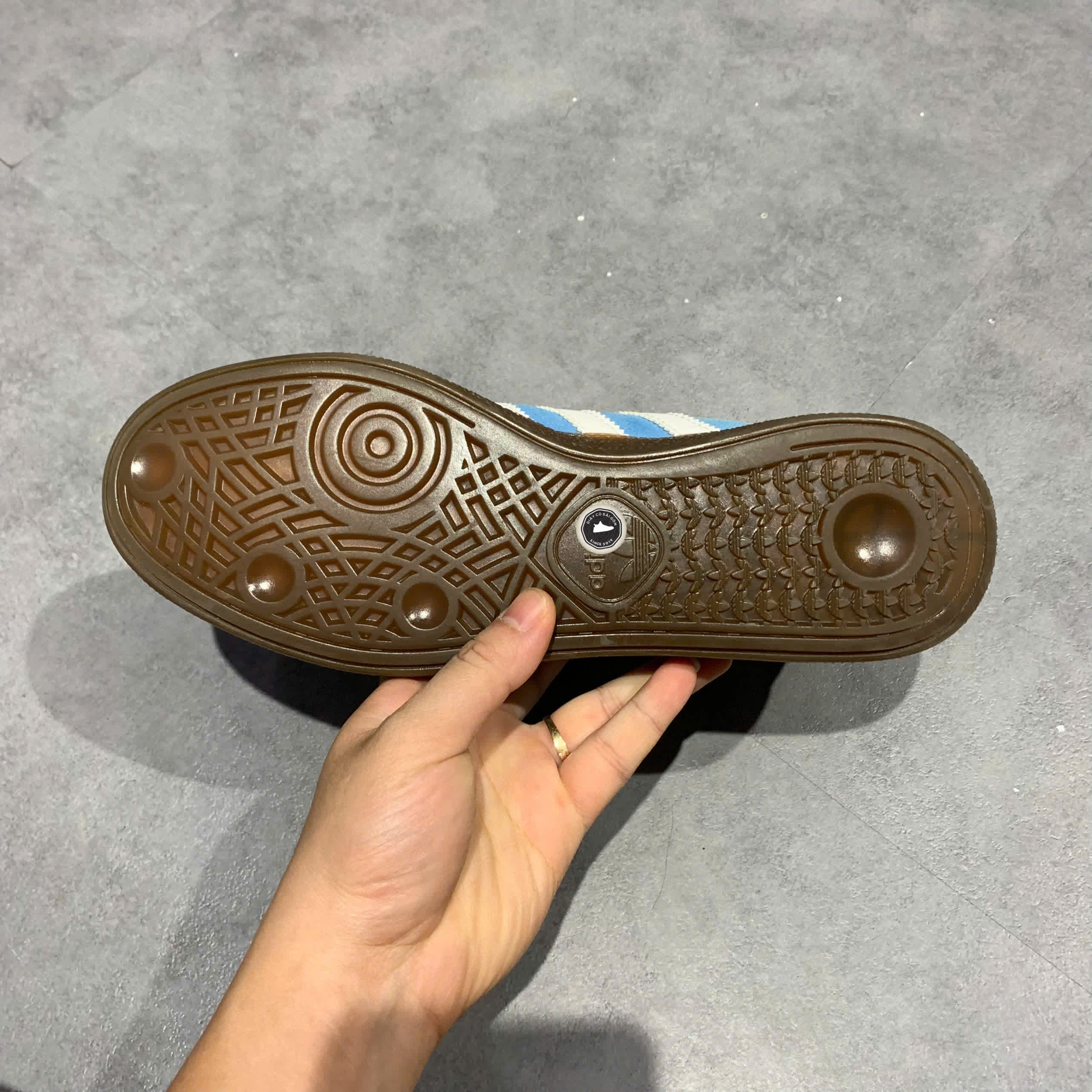 ADIDAS HANDBALL SPEZIAL “LIGHT BLUE / CLOUD WHITE / GUM” BD7632 SIZE 41 ⅓ GIÀY 2HAND CHÍNH HÃNG PVN20078