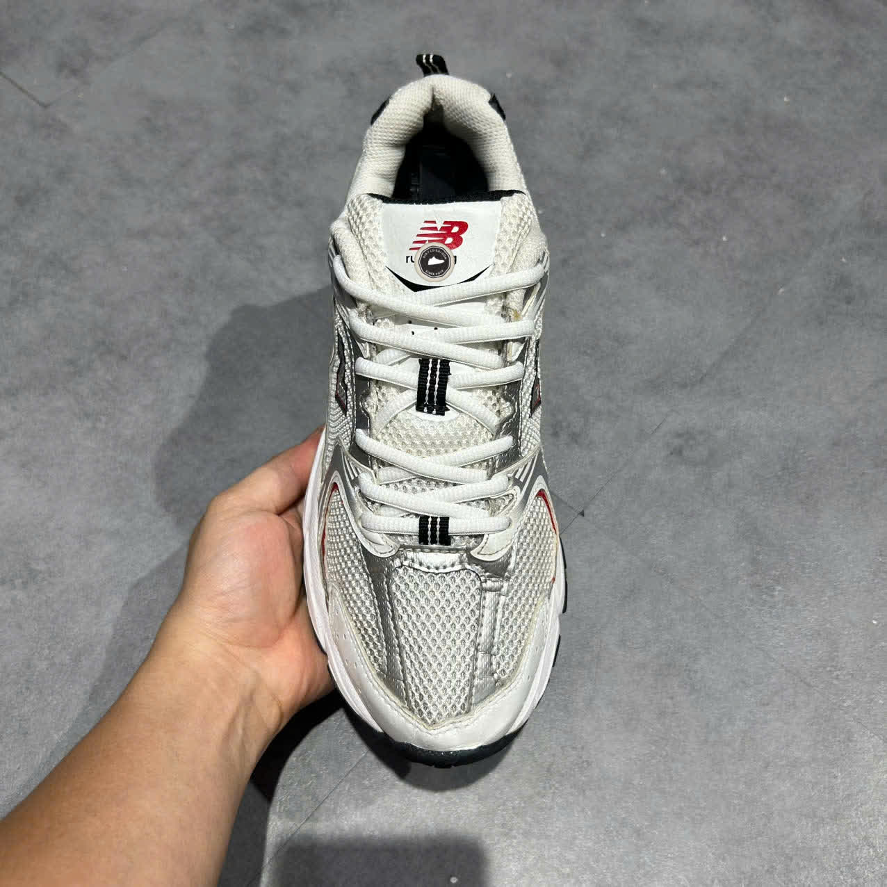 New Balance 530 ‘White Silver Red’ – MR530SA SIZE 40 Giày 2hand chính hãng PVN20300
