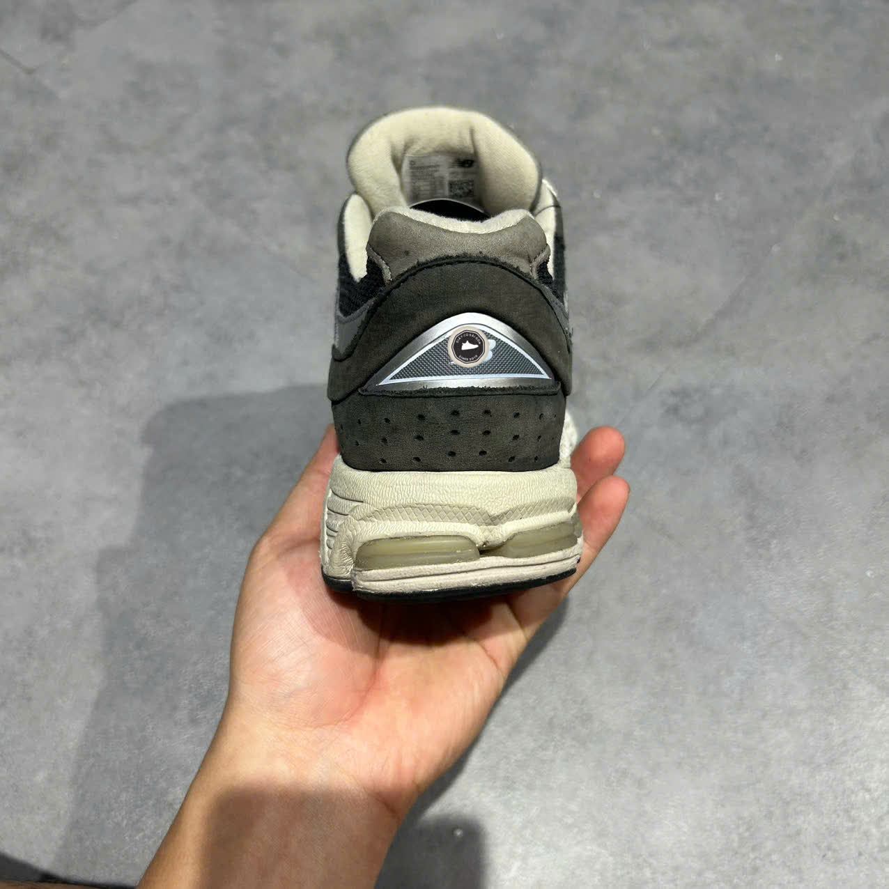 NEW BALANCE 2002R ‘NAVY GREY’ M2002RNY SIZE 40 GIÀY 2HAND CHÍNH HÃNG PVN20298
