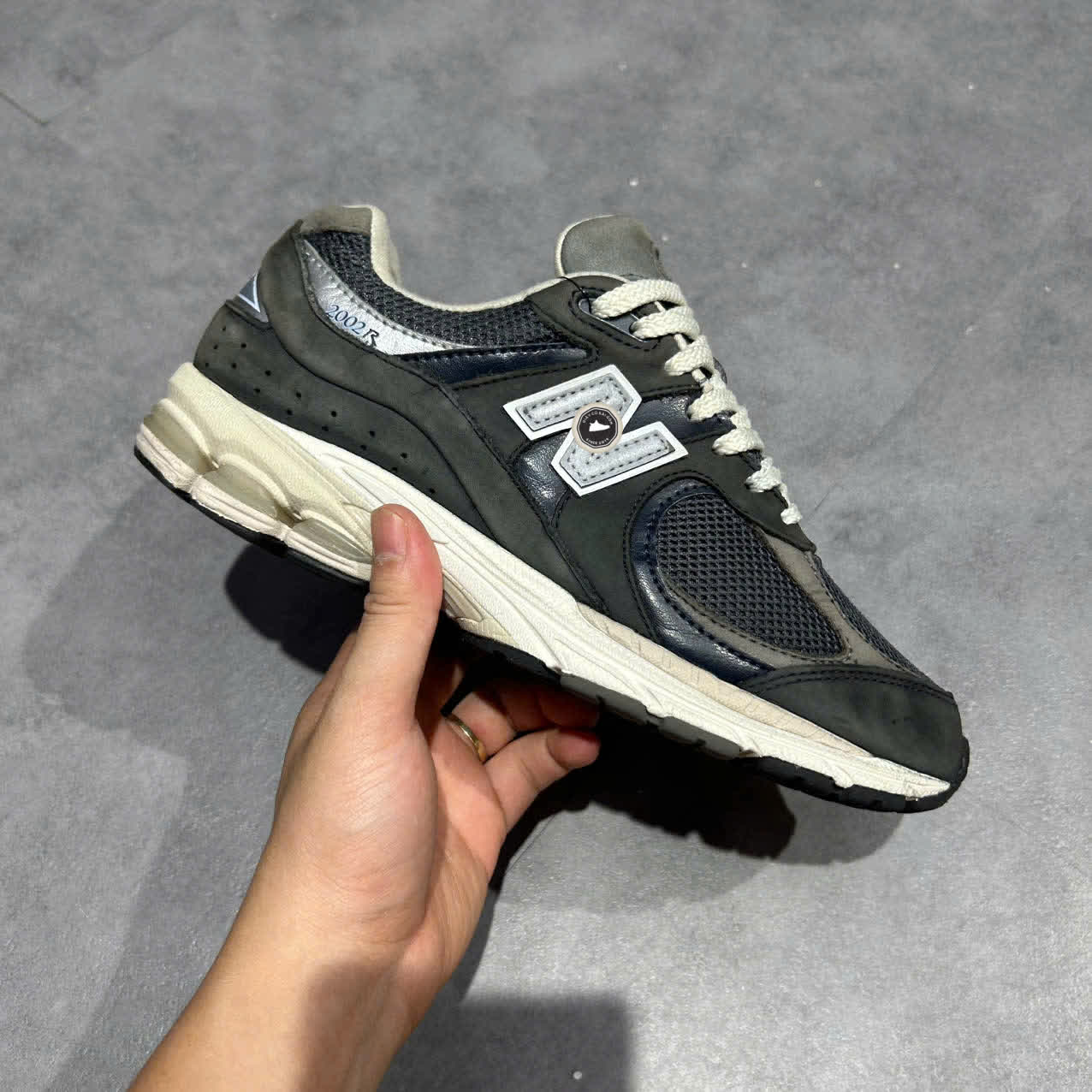 NEW BALANCE 2002R ‘NAVY GREY’ M2002RNY SIZE 40 GIÀY 2HAND CHÍNH HÃNG PVN20298