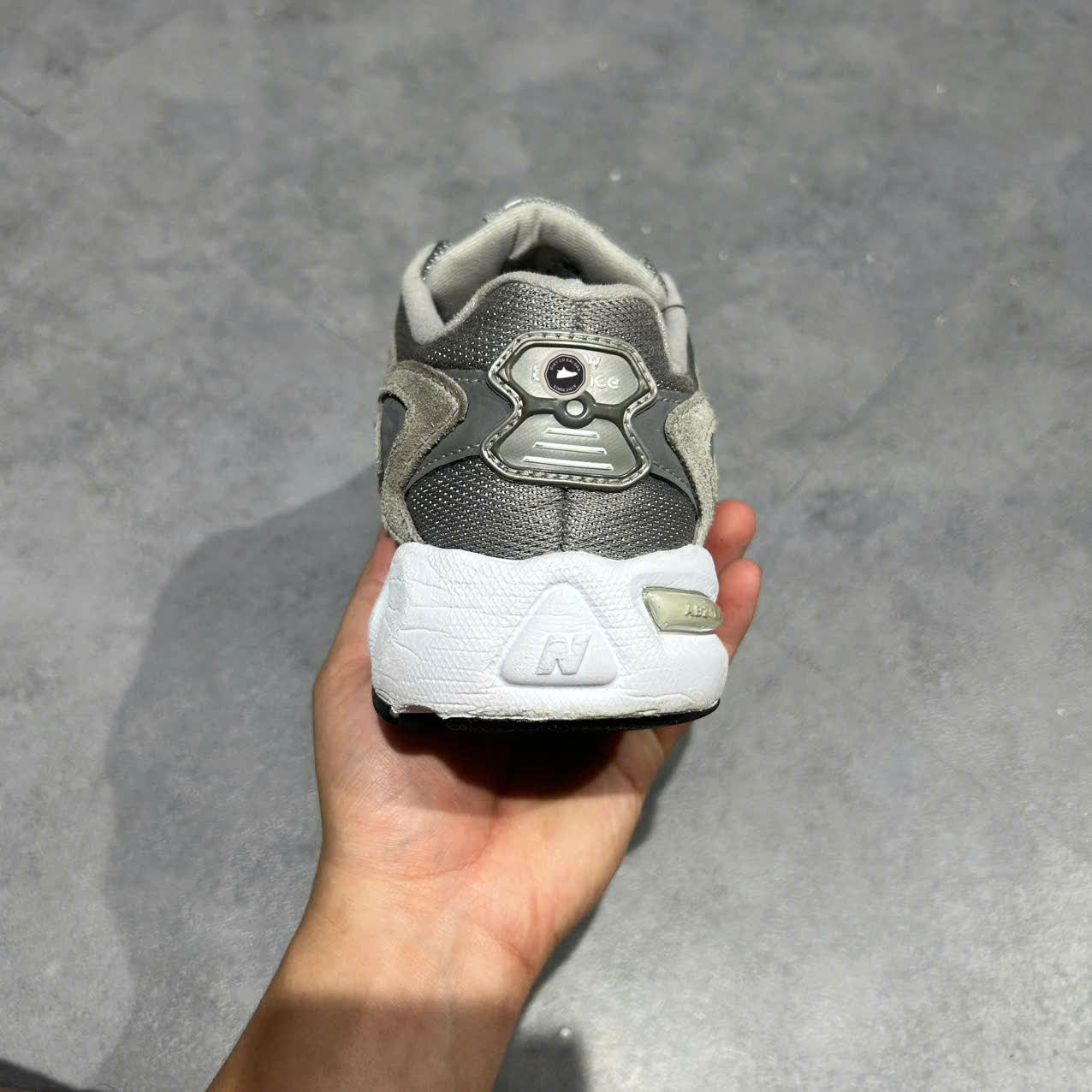 NEW BALANCE 725 ‘GREY’ ML725P SIZE 41.5 GIÀY 2HAND CHÍNH HÃNG PVN20326